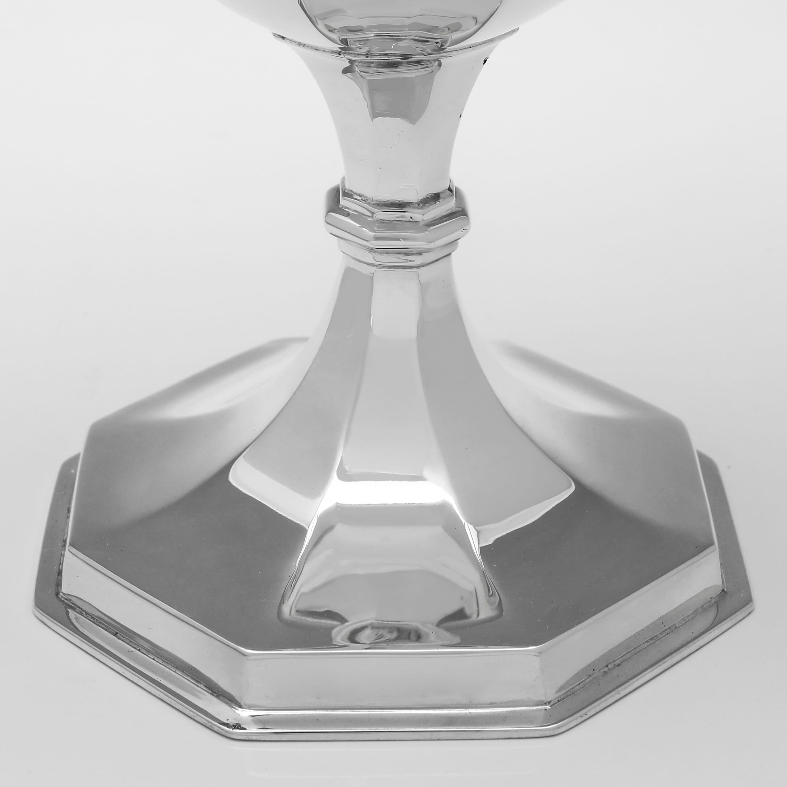 Trophäe aus Sterlingsilber im Stil des Art déco aus dem Jahr 1932 im Zustand „Gut“ im Angebot in London, London