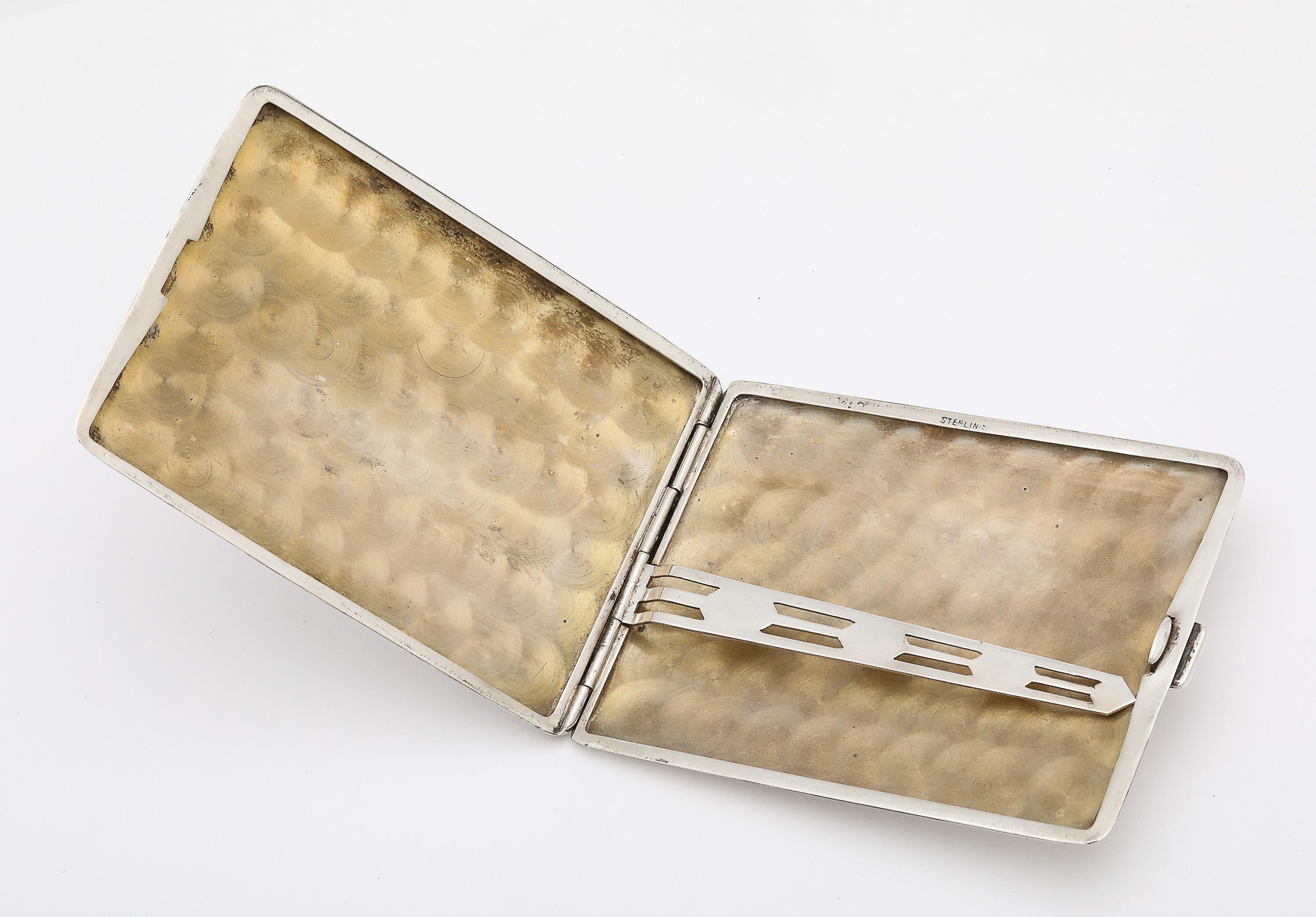 Metà XX secolo Porta sigarette/biglietti da visita in argento massiccio a strisce di smoking del periodo Art Deco in vendita