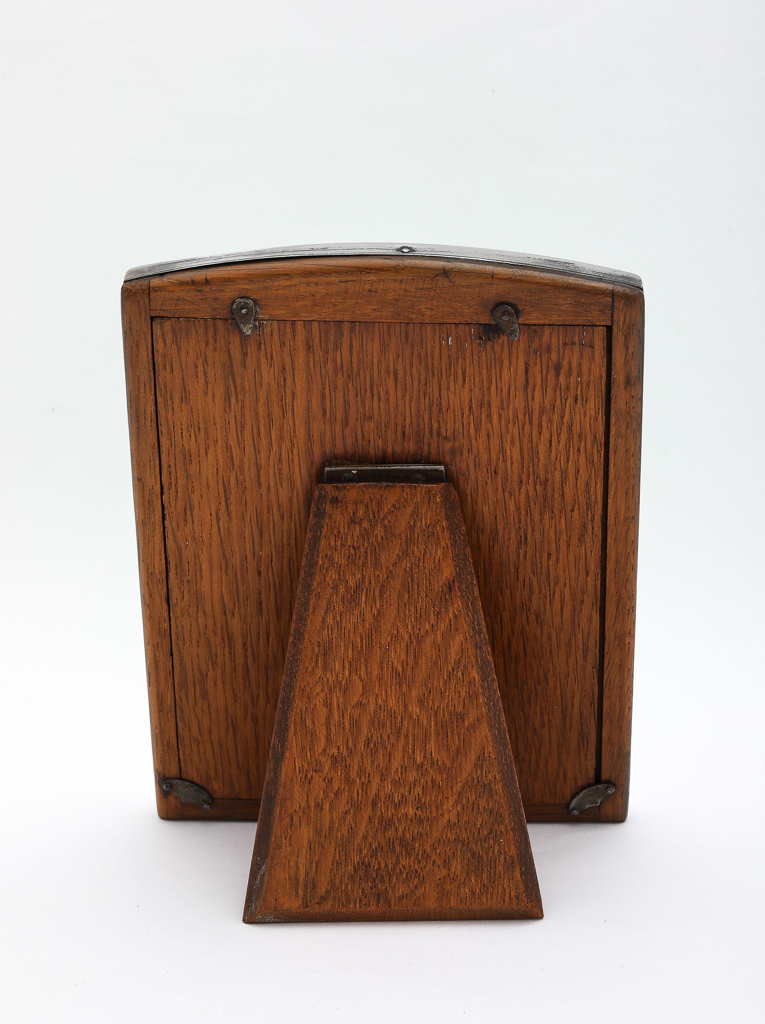 Inglese A. Silver, periodo Art Deco, con sfondo in Wood  Cornice per foto in vendita