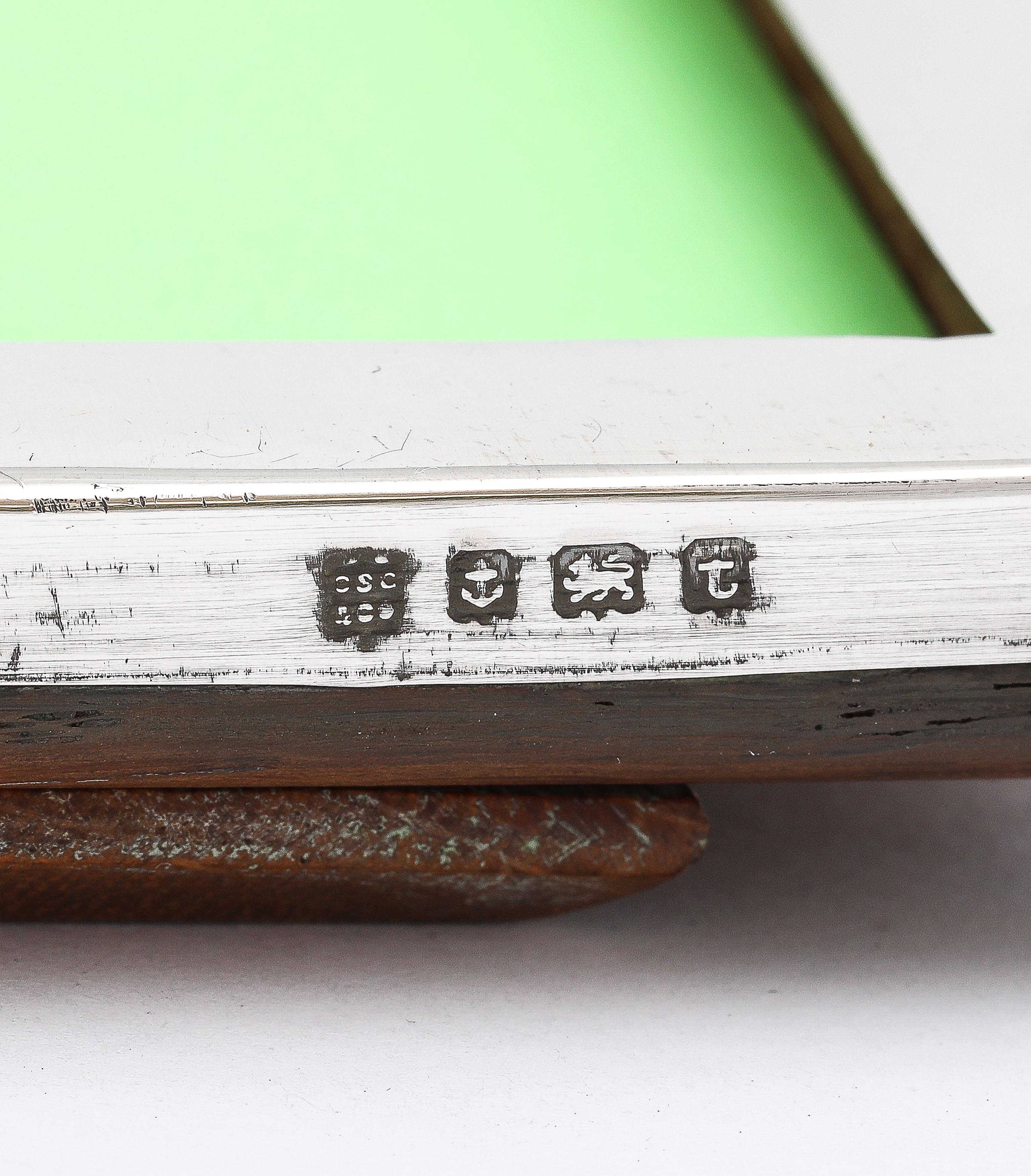 Argento 925 A. Silver, periodo Art Deco, con sfondo in Wood  Cornice per foto in vendita