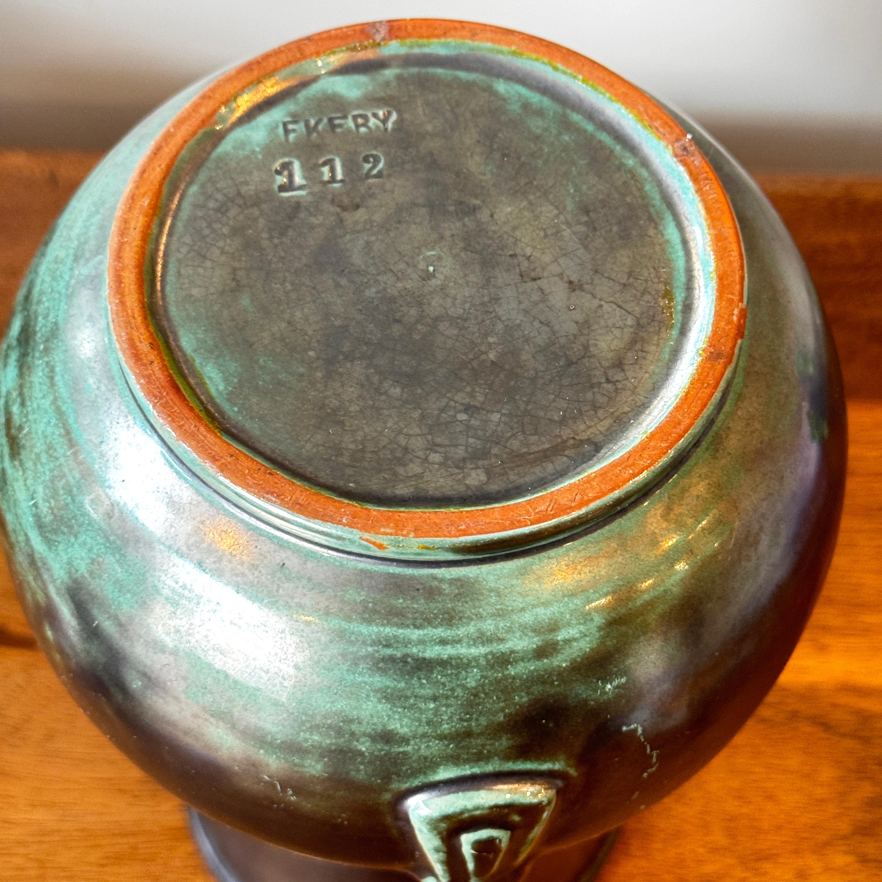 Vase en grès émaillé argenté Swedish Grace d'époque Art Déco en vente 2