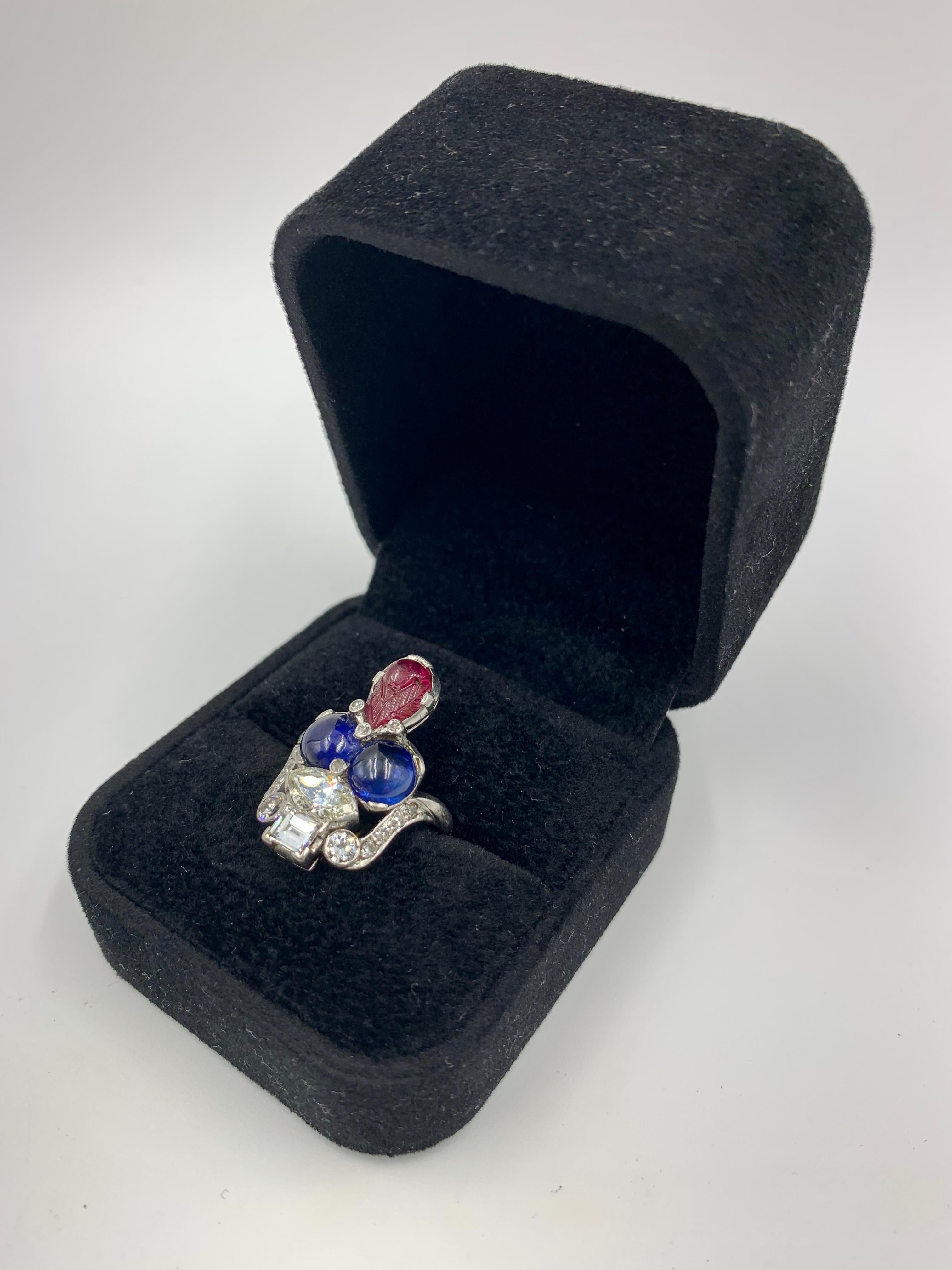 Art Deco Period Tutti Frutti Diamond Sapphire Carved Ruby Platinum Ring In Good Condition For Sale In New York, NY