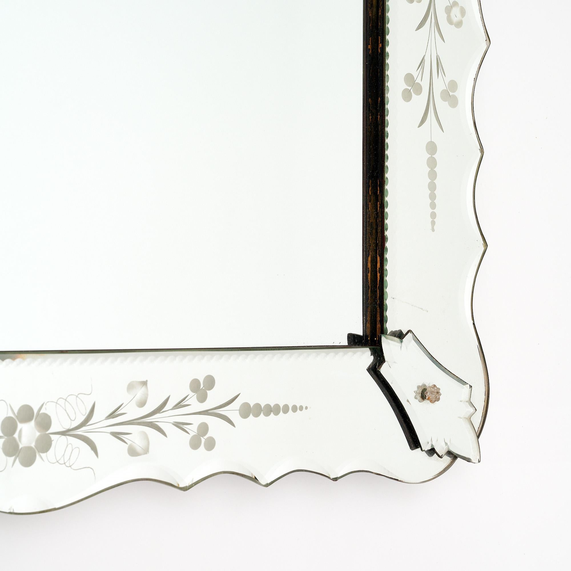 Art Deco Period Venetian Mirror In Good Condition In Austin, TX