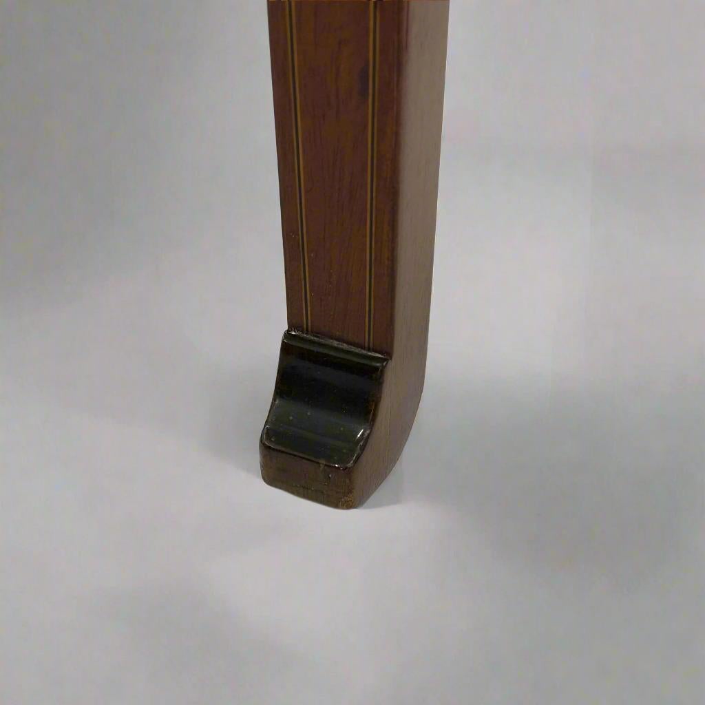 Art Deco Period Walnut Table France circa 1930 in vendita 1