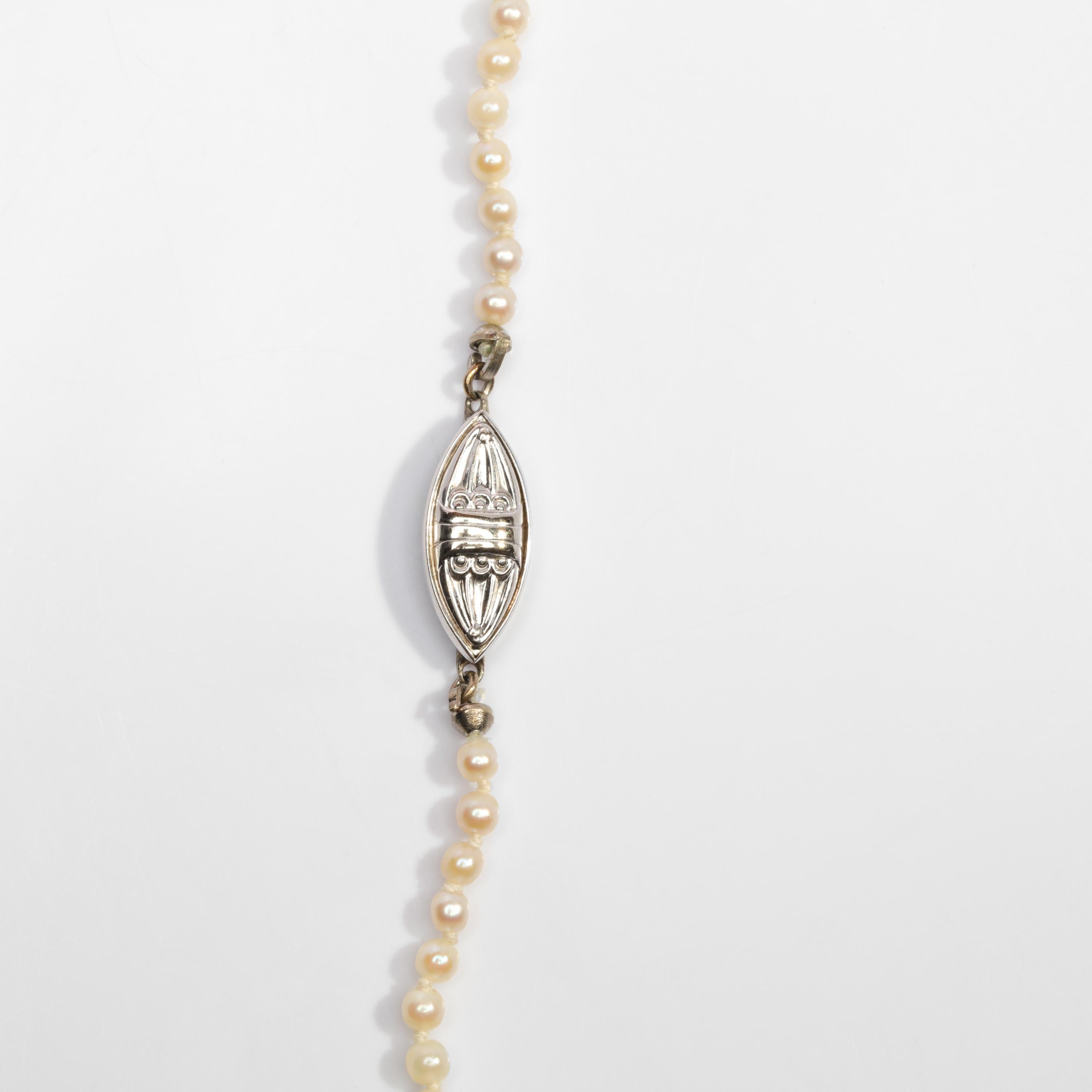 Women's or Men's Art Deco Petite Strand of Cultured Saltwater Pearls For Sale