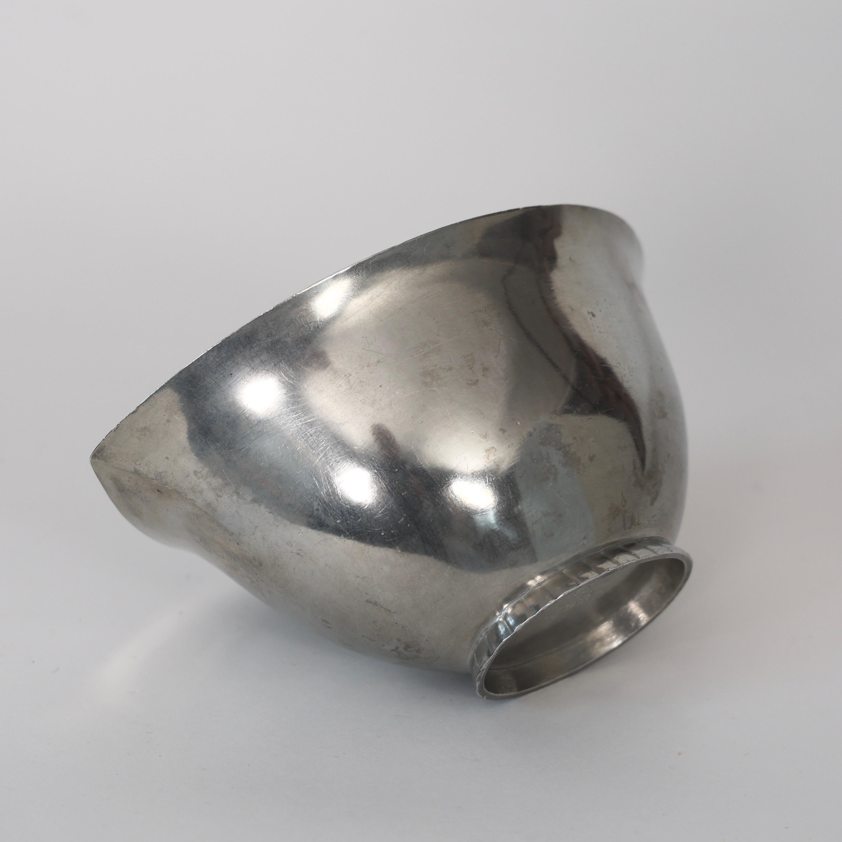 Art Deco Pewter Bowl by Just Andersen, 1920s, Denmark In Fair Condition For Sale In Værløse, DK
