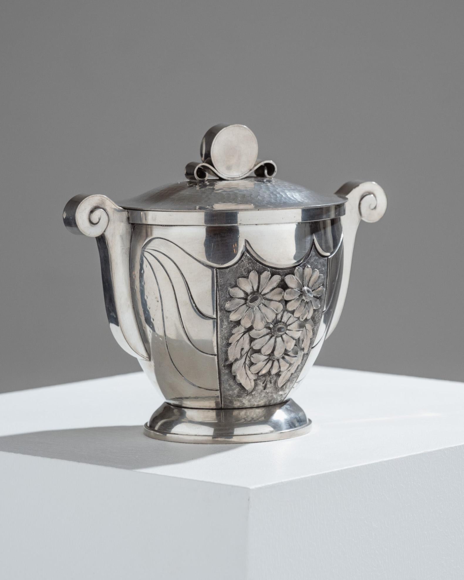 Art Deco pewter candy box, 1940s Art Decó en venta
