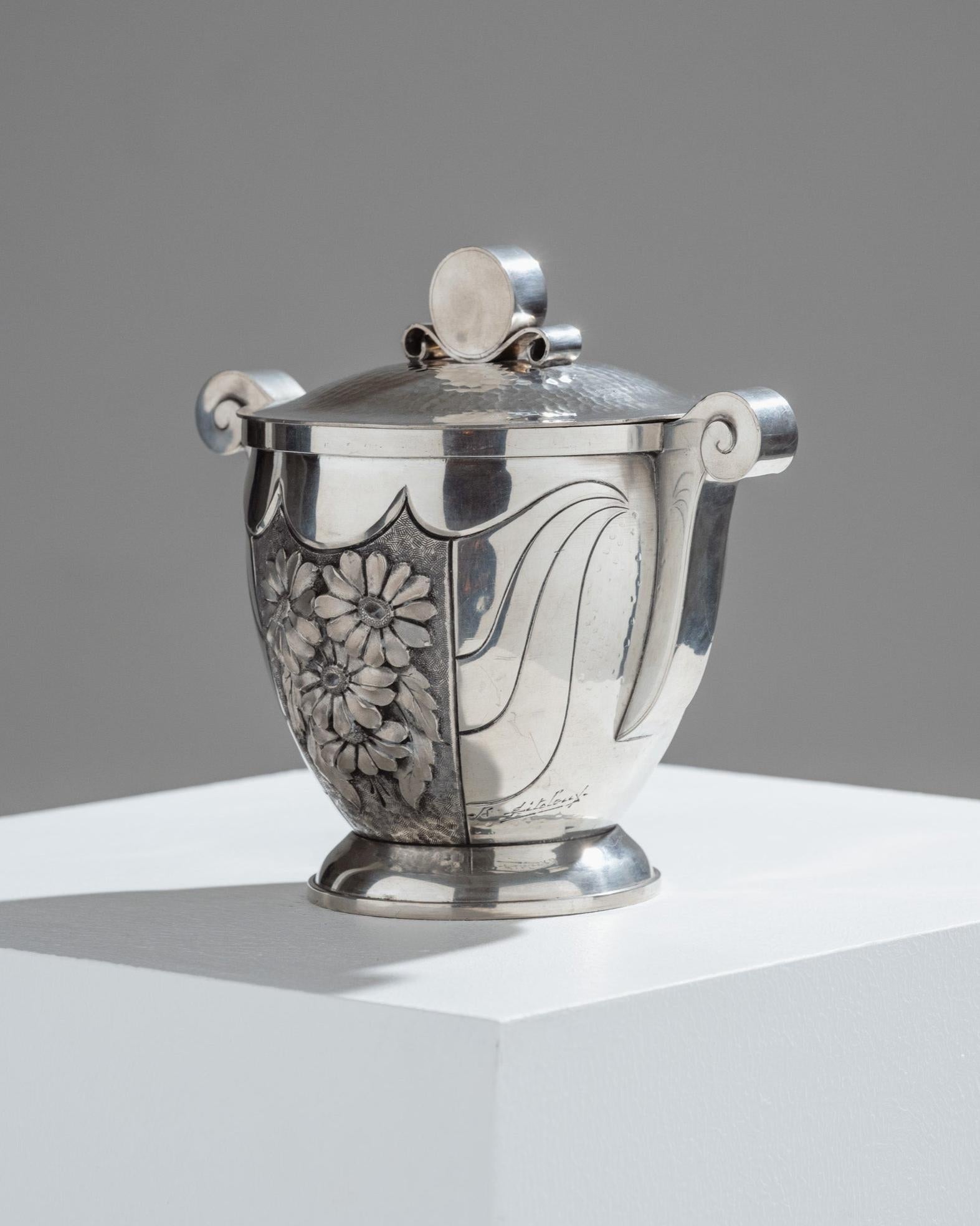 Art Deco pewter candy box, 1940s siglo XX en venta