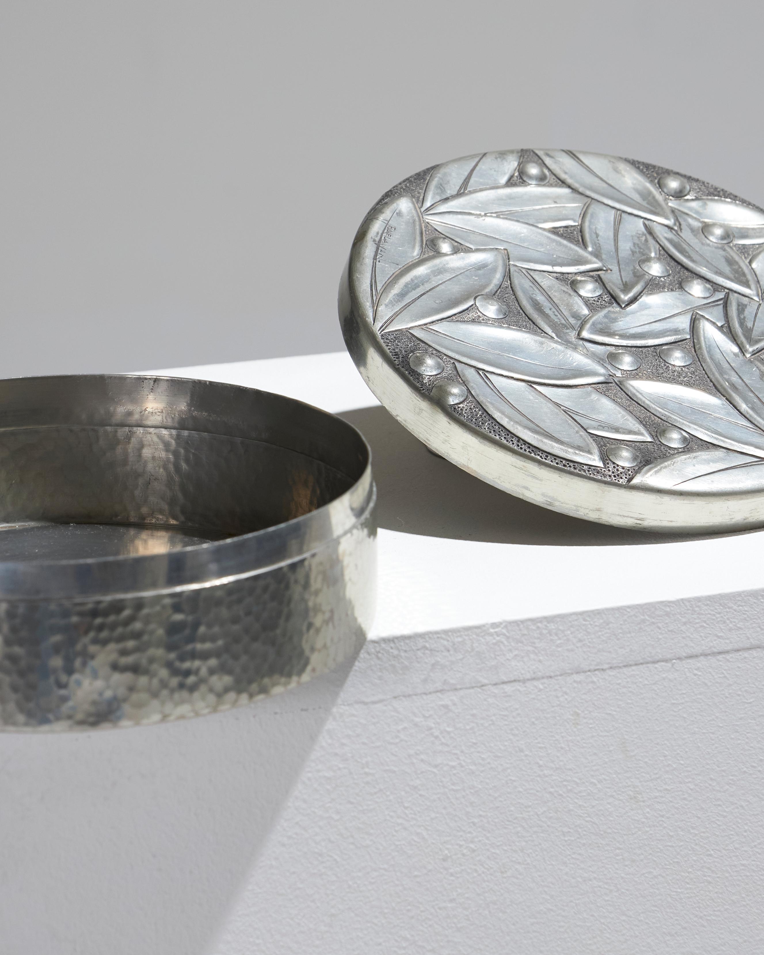 20th Century Art deco pewter candy box by René Delavan, 1930s For Sale