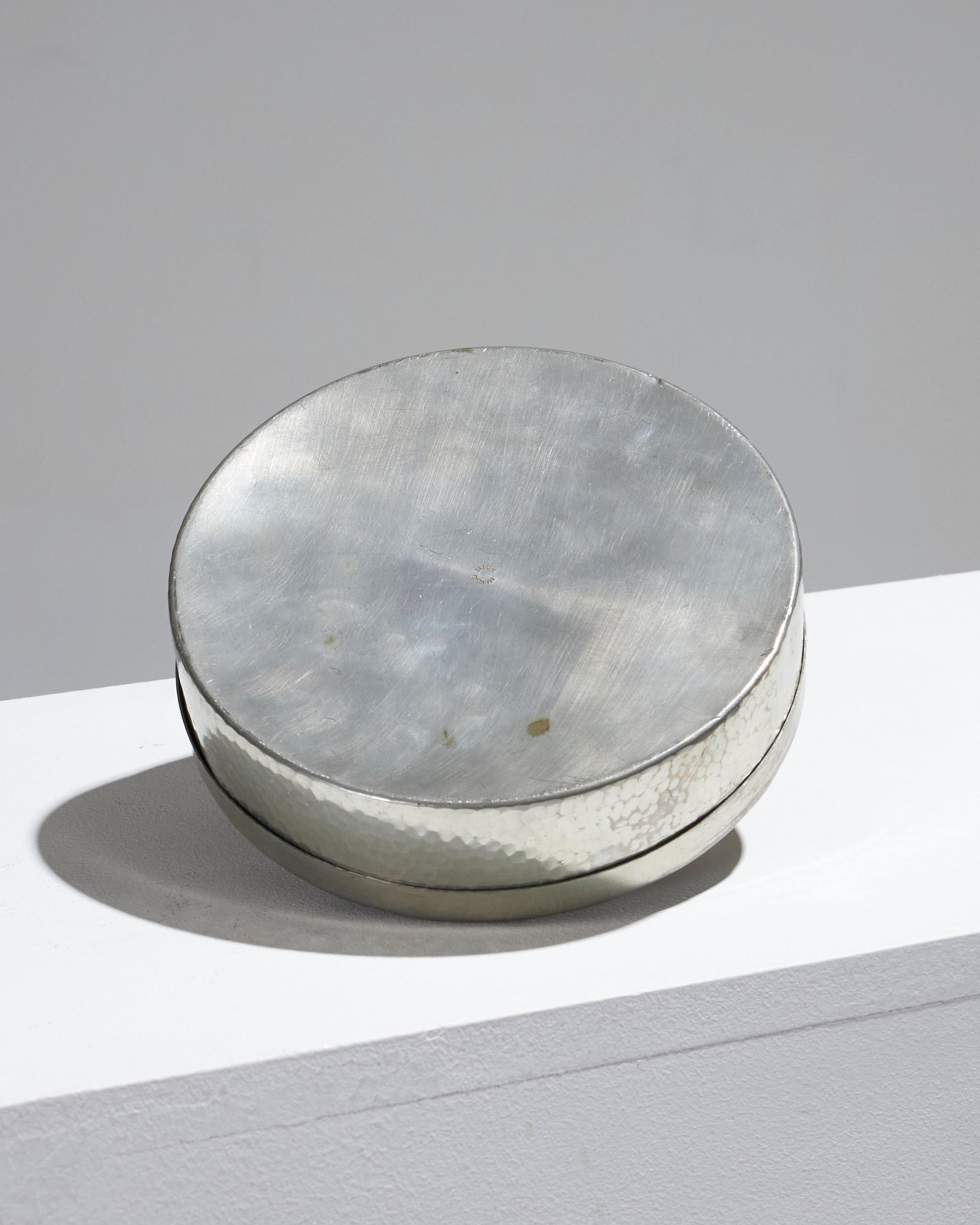 Art deco pewter candy box by René Delavan, 1930s For Sale 1