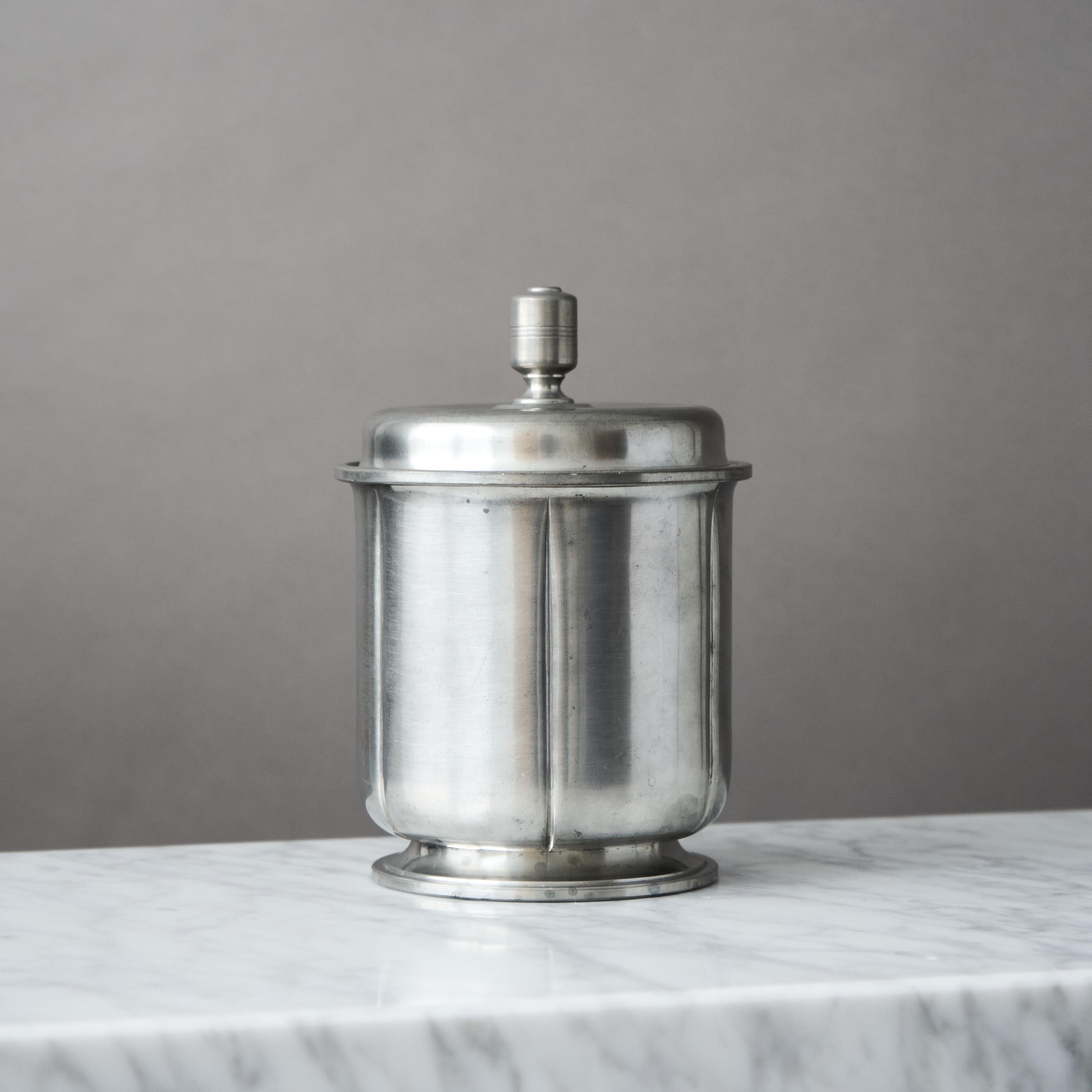 Mid-20th Century Art Deco Pewter Lidded Box by GAB Guldsmedsaktiebolaget, Sweden, 1930s For Sale