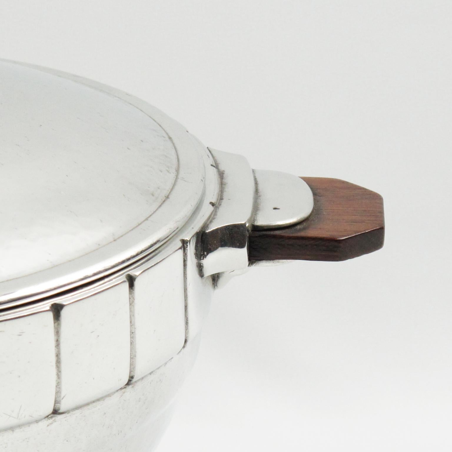 Metallo Centrotavola coperto con zuppiera in peltro Art Deco di H. H. Svizzera, circa 1940 in vendita