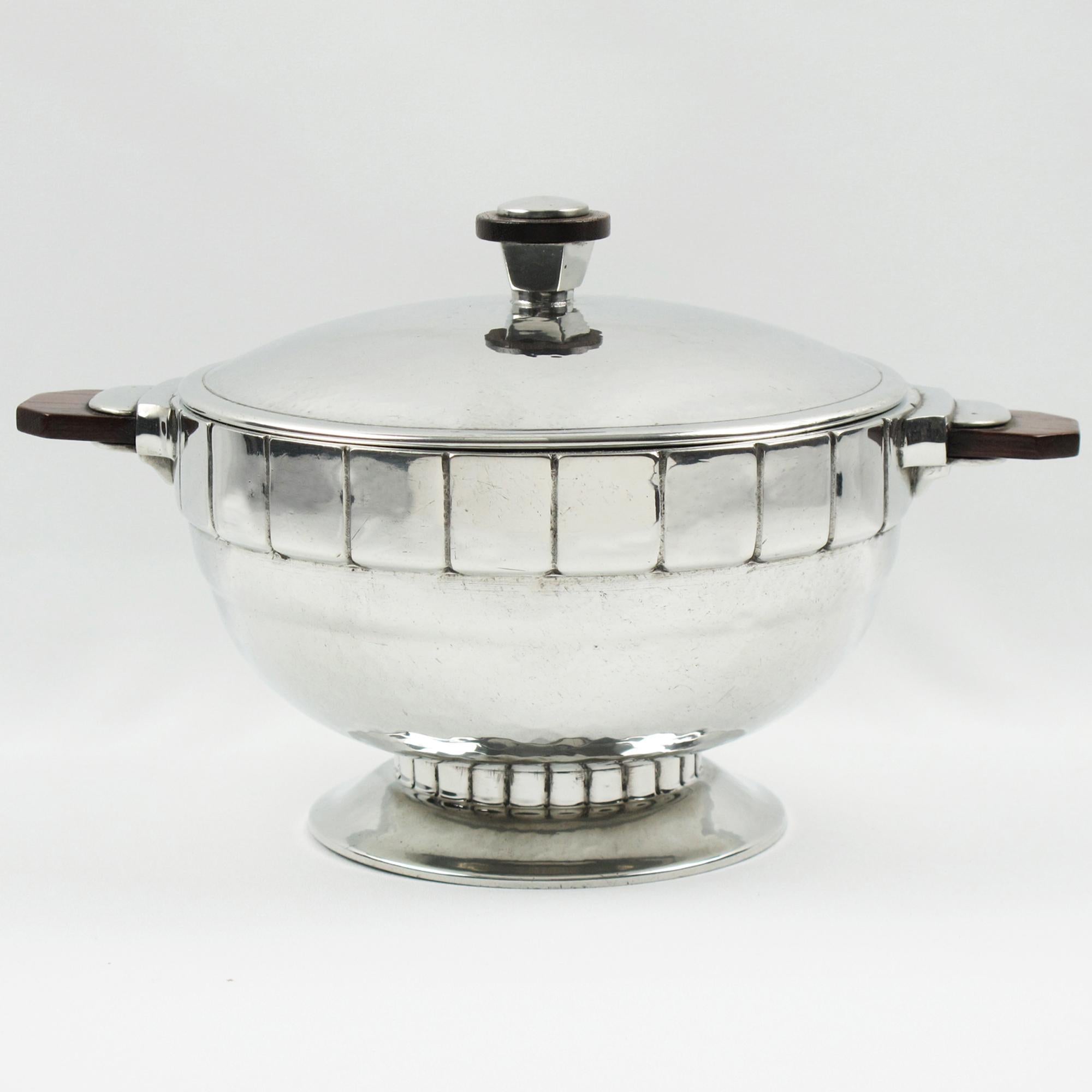 Centro de mesa con sopera cubierta de peltre Art Déco de H.J. Suiza, hacia 1940 Moderno en venta
