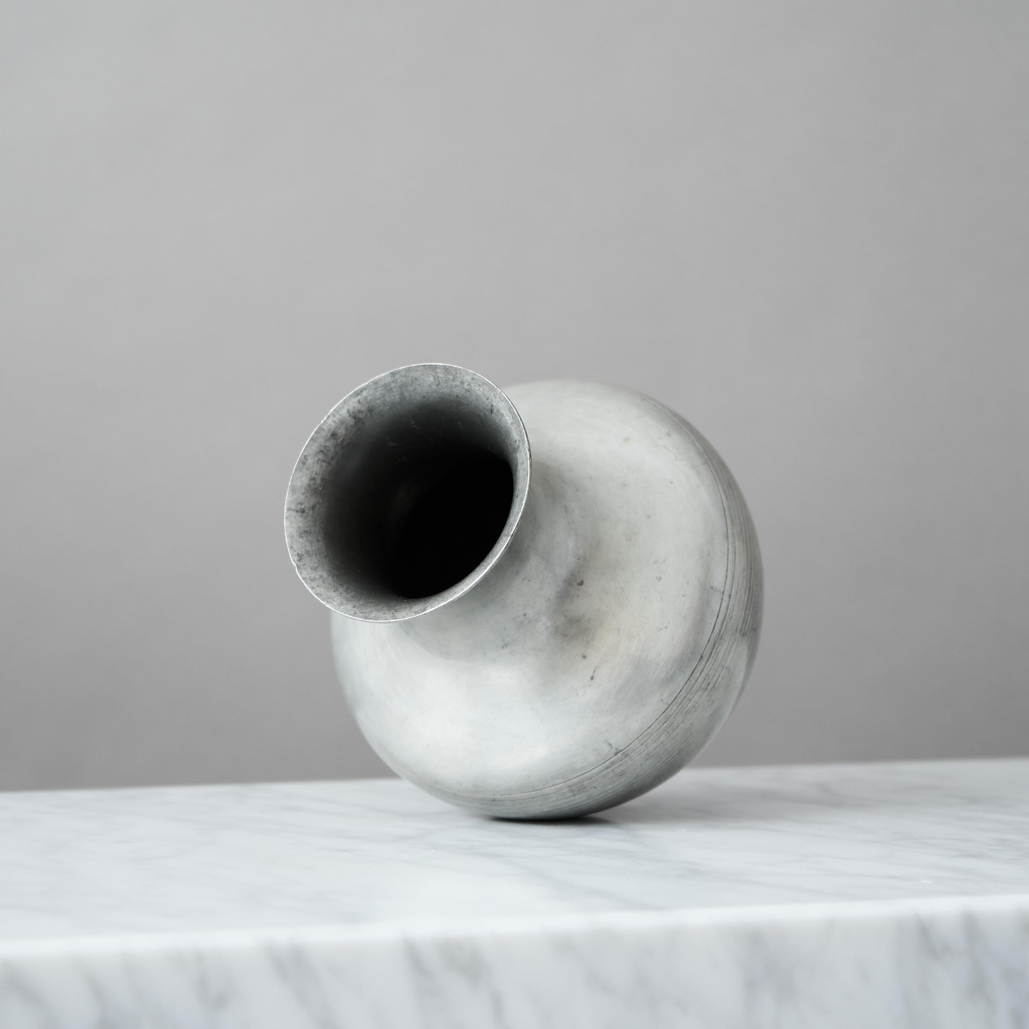 Art Deco Pewter Vase by GAB Guldsmedsaktiebolaget, Sweden, 1933 In Good Condition For Sale In Malmö, SE