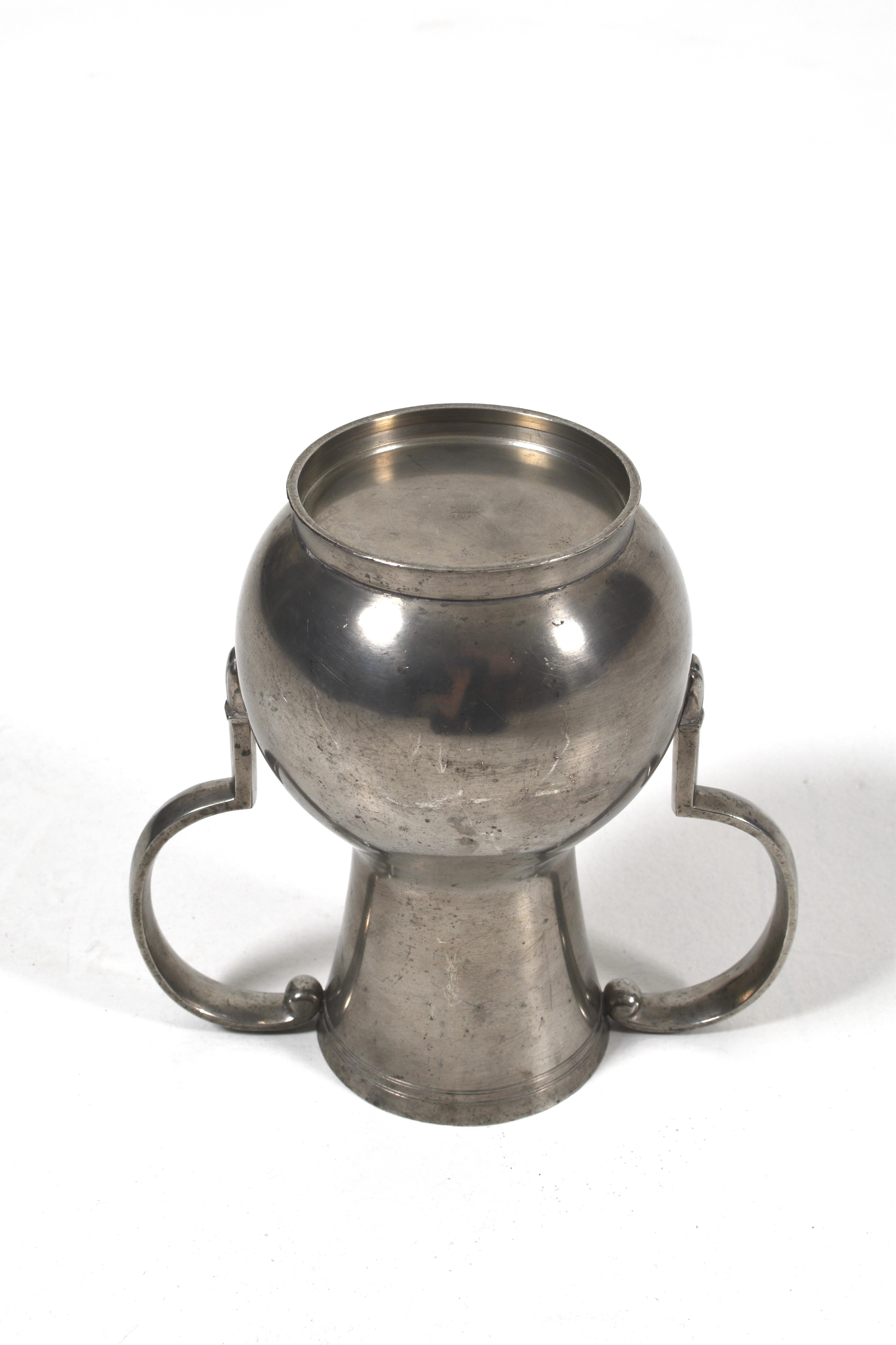 Svedese Vaso in peltro Art Deco di GAB, Stoccolma, 1932 - The Modern Scandinavian Design in vendita