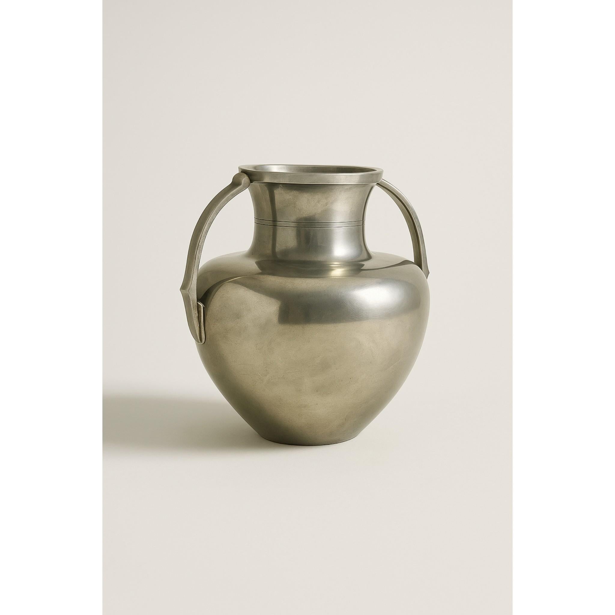 Vase Art déco en étain de GAB Suède, 1935 Bon état - En vente à Stockholm, SE
