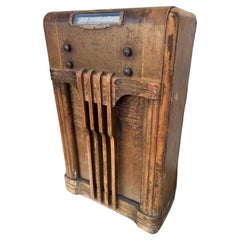 Art Deco Philco Tube Radio