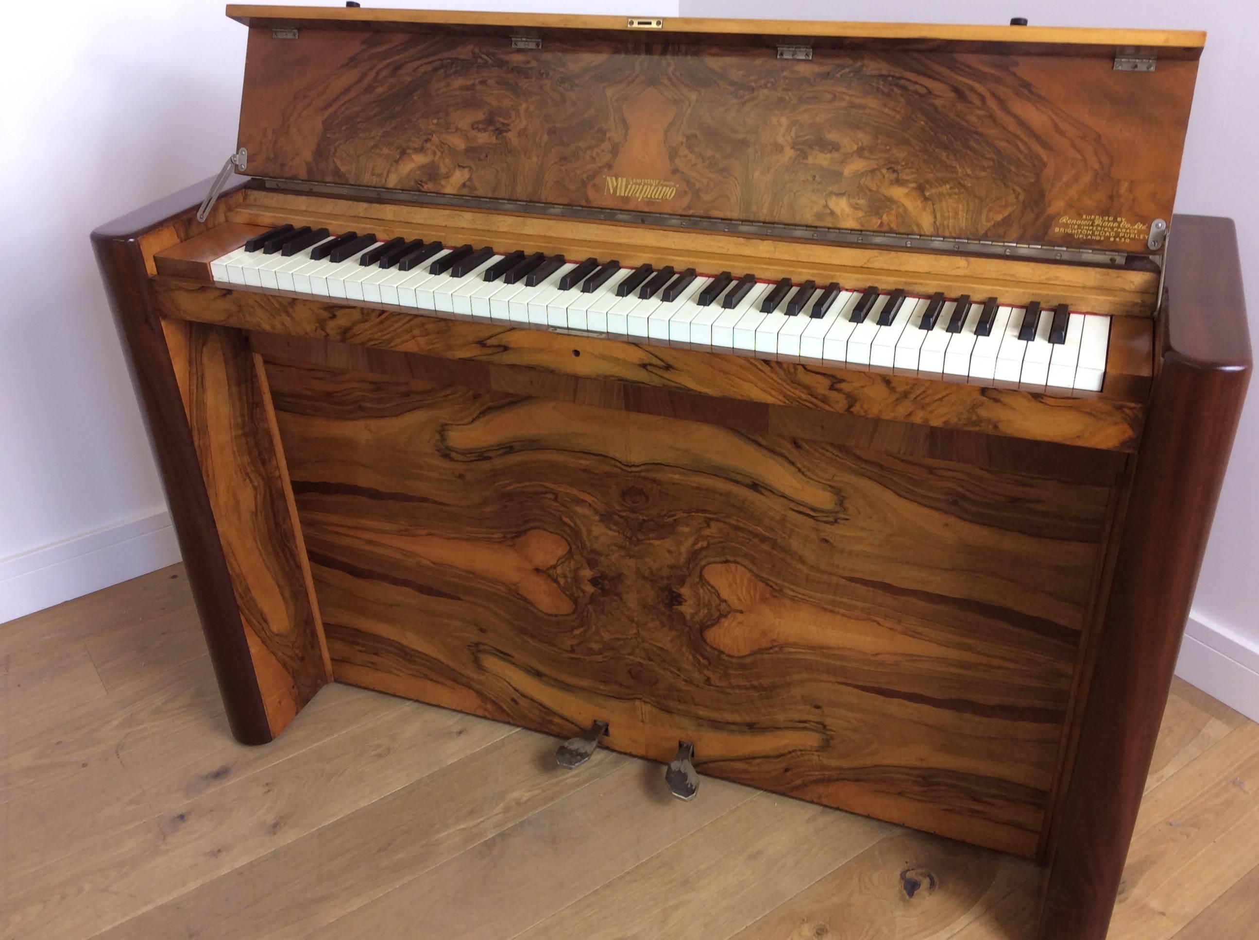Art Deco Piano by Eavestaff in a Stunning Figured Walnut In Excellent Condition In London, GB