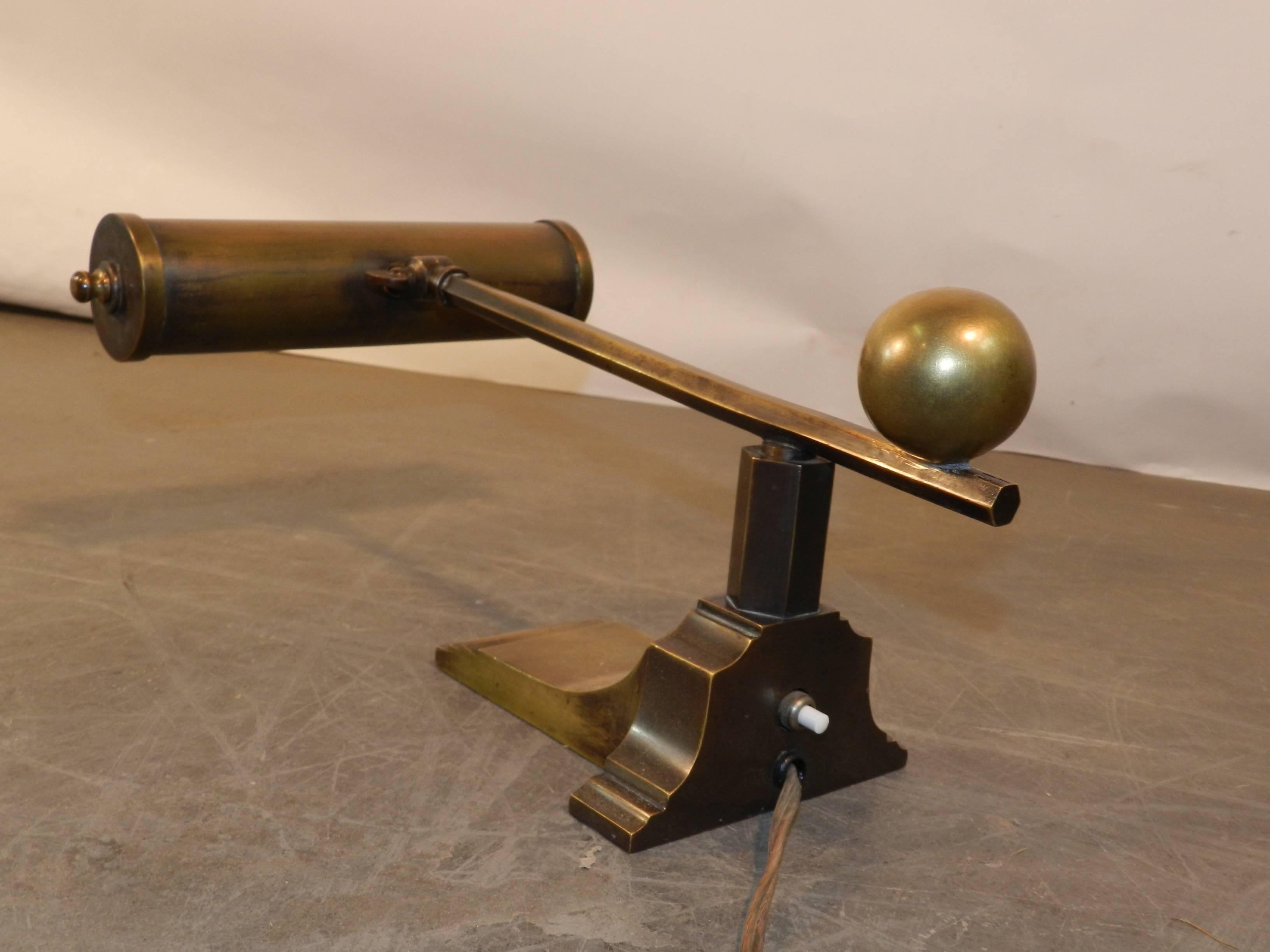 Early 20th Century Art Deco Piano Lamp in Bronze and Brass, circa 1930 For Sale