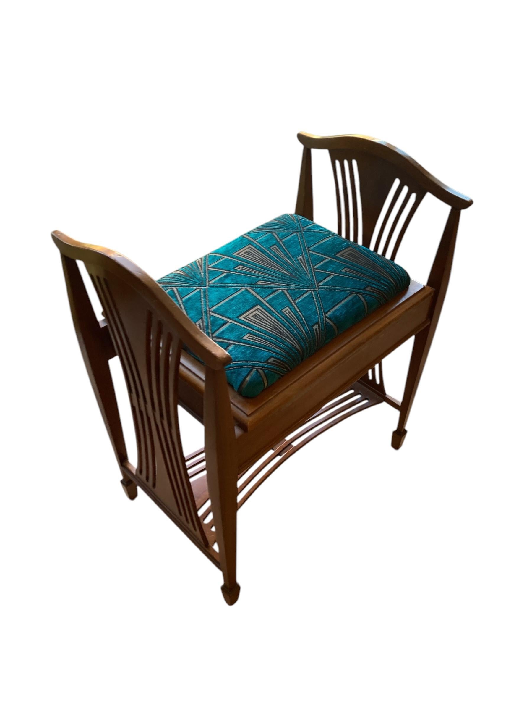Européen Tabouret de piano Art Déco avec couvercle en vente