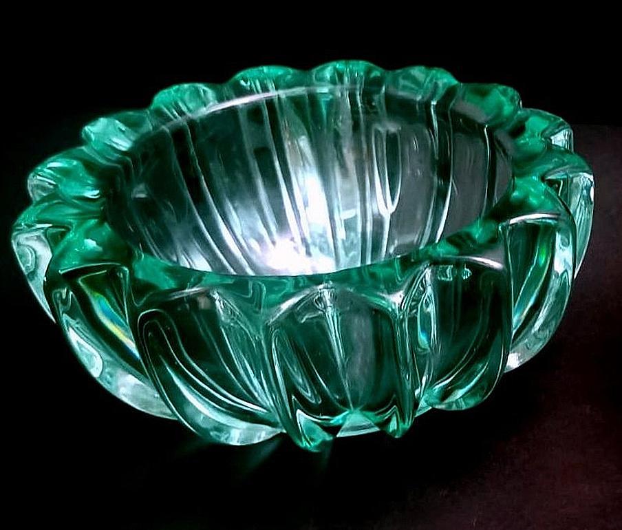 Art Deco Pierre D'Avesn Green Molded Glass Bowl For Sale 8