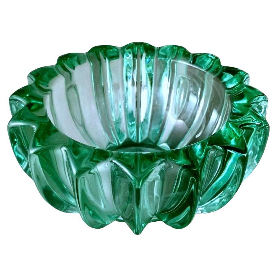 Grüne Schale aus geformtem Glas im Art déco-Stil von Pierre D'Avesn 