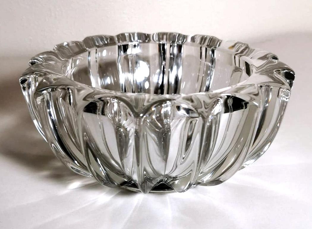 French Art Deco Pierre D'Avesn Molded Glass Bowl, France For Sale