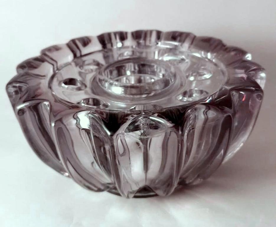 Art Deco Pierre D'Avesn Violet Molded Glass Flower Bowl  For Sale 1