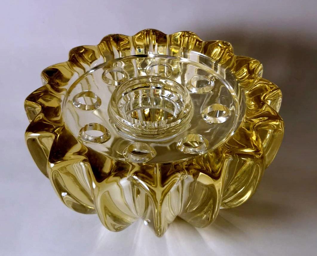 Art Deco Pierre D'Avesn Yellow Molded Glass Flower Bowl.  In Good Condition For Sale In Prato, Tuscany