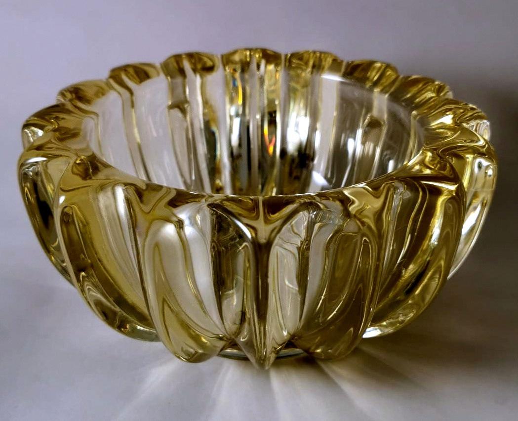 Art Deco Pierre D'Avesn Yellow Molded Glass Flower Bowl.  For Sale 4