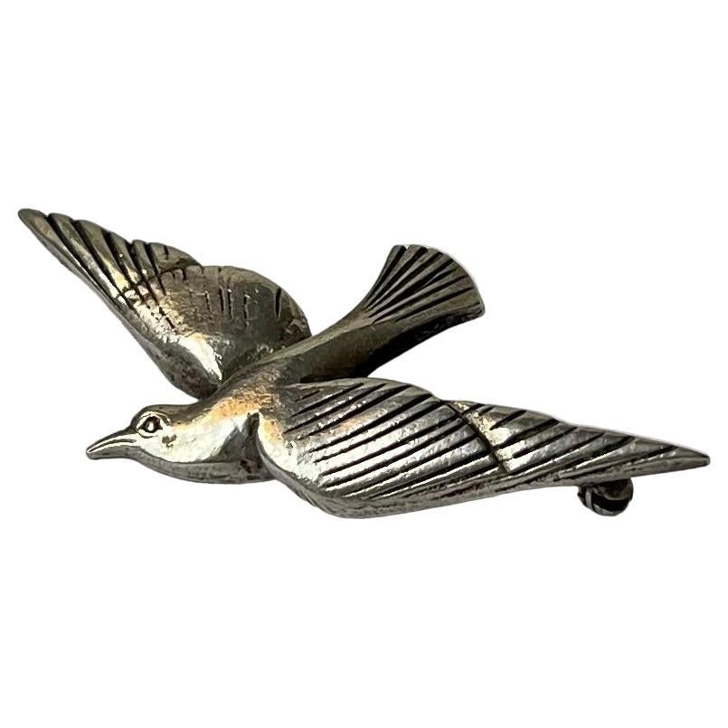 Art Deco Pin Brooch Dove in Sterling Silver For Sale