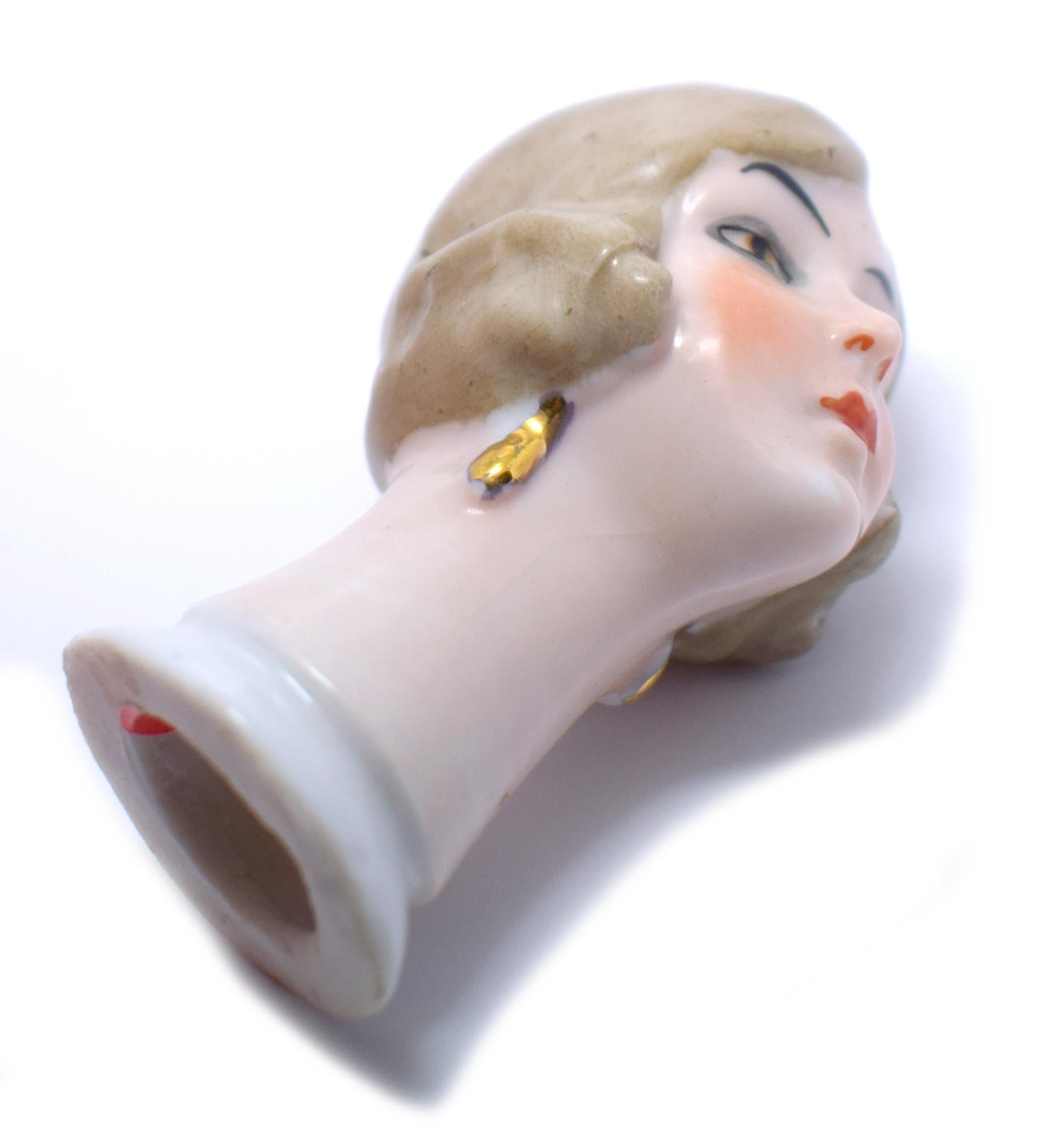 Art Deco Kissenpuppe mit Nadelschliff von Fasold & Stuach im Angebot 3