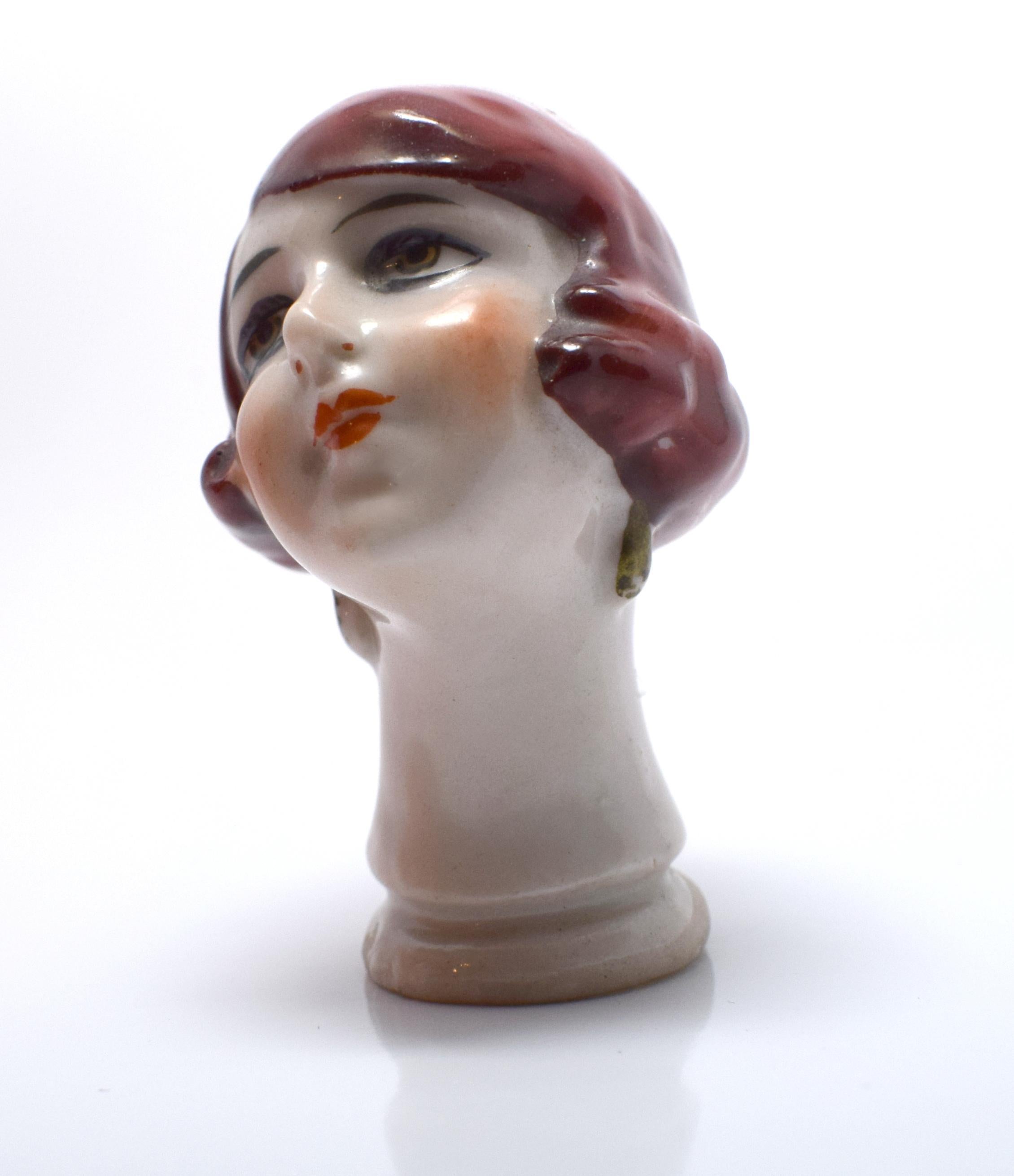 Beautifully detailed 1930s Art Deco German porcelain pin cushion half doll related brush topper, marked to the base at the back with the impressed numbers 7088. This half doll is manufactured by the German factory of Fasold & Stauch. With no sew