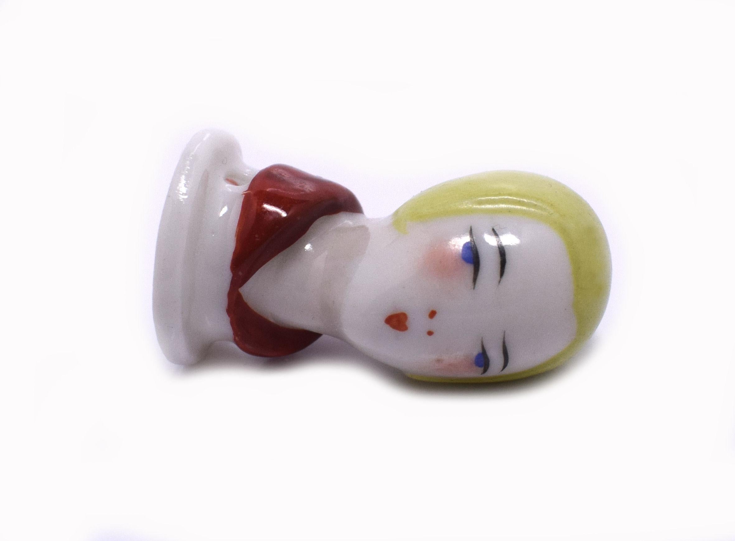 Art-Déco-Puppenkopf aus Kissen mit Nadelschliff von William Goebel (Deutsch) im Angebot