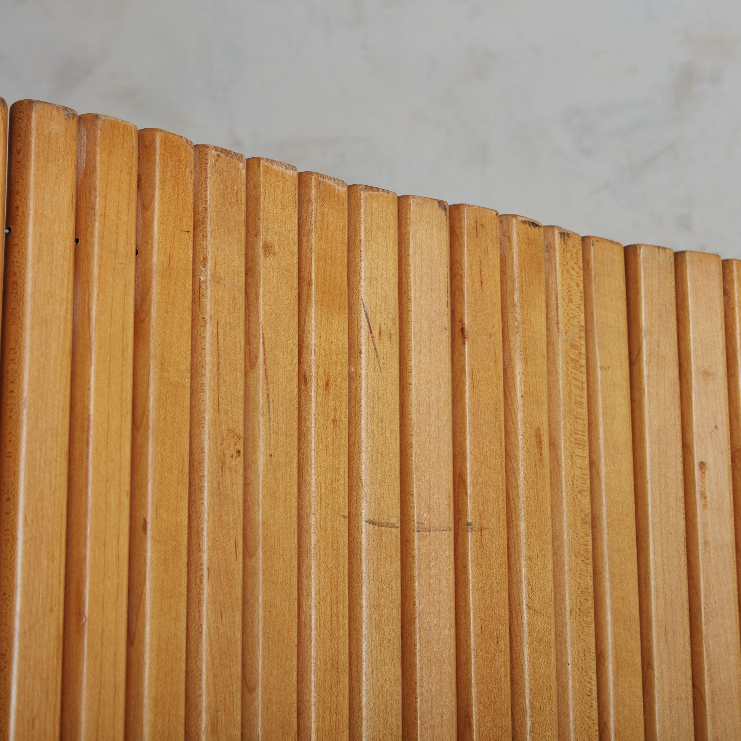 Art Deco Pine Room Divider Attributed to Jomain Baumann, France 1930s In Excellent Condition In Chicago, IL