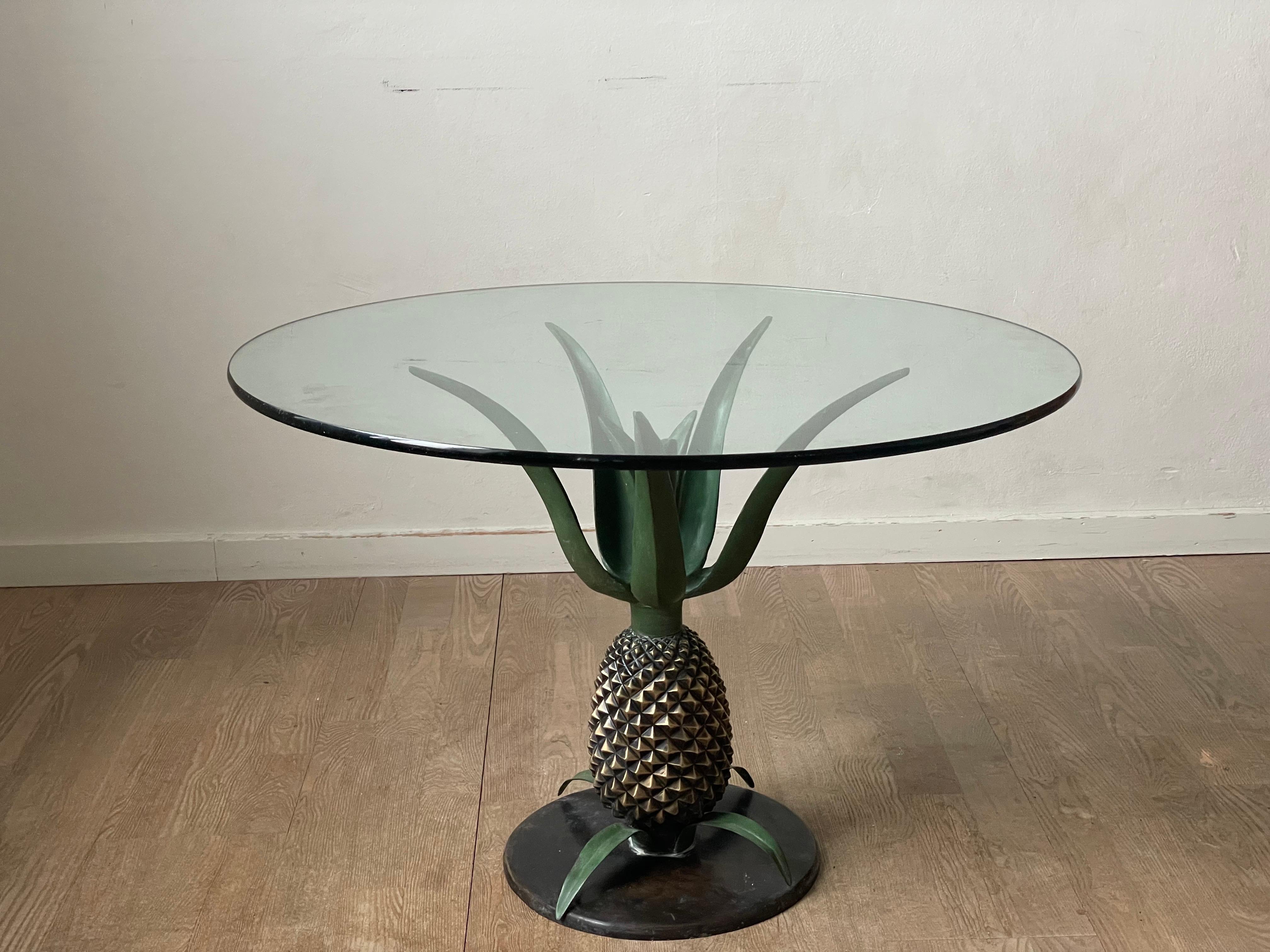 Mesa francesa Art decó Piña de latón y hierro de los años 70 en venta 2