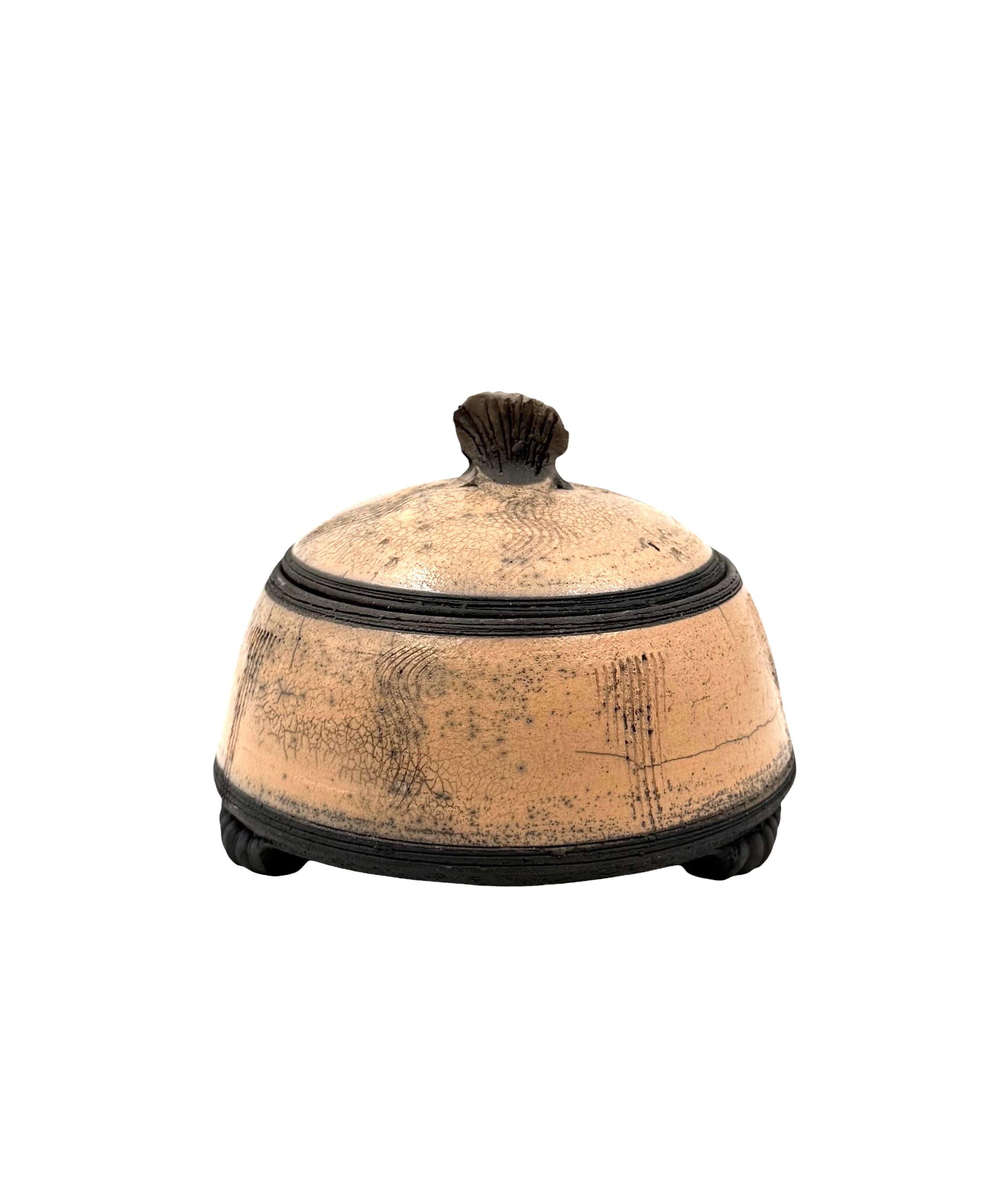Art Deco pink ceramic box / sugar bowl, France 1940s Mid-20th Century en venta