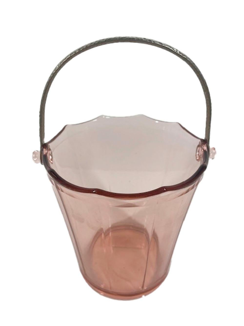 Métal Seau à glace Art Déco en verre rose par Cambridge Glass dans le motif « Elegant Glass » en vente