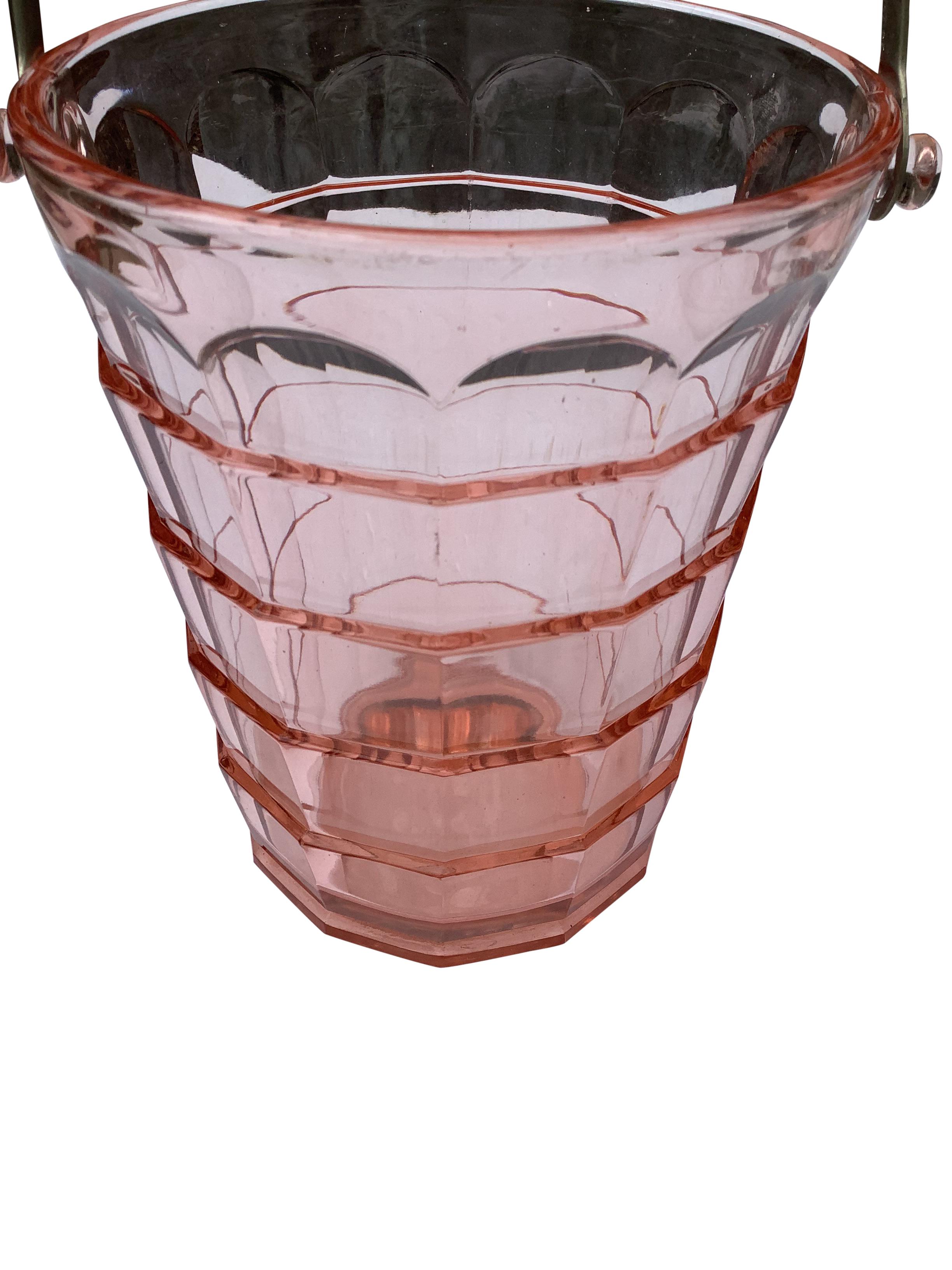 Américain Seau à glace en verre rose Art Déco en vente