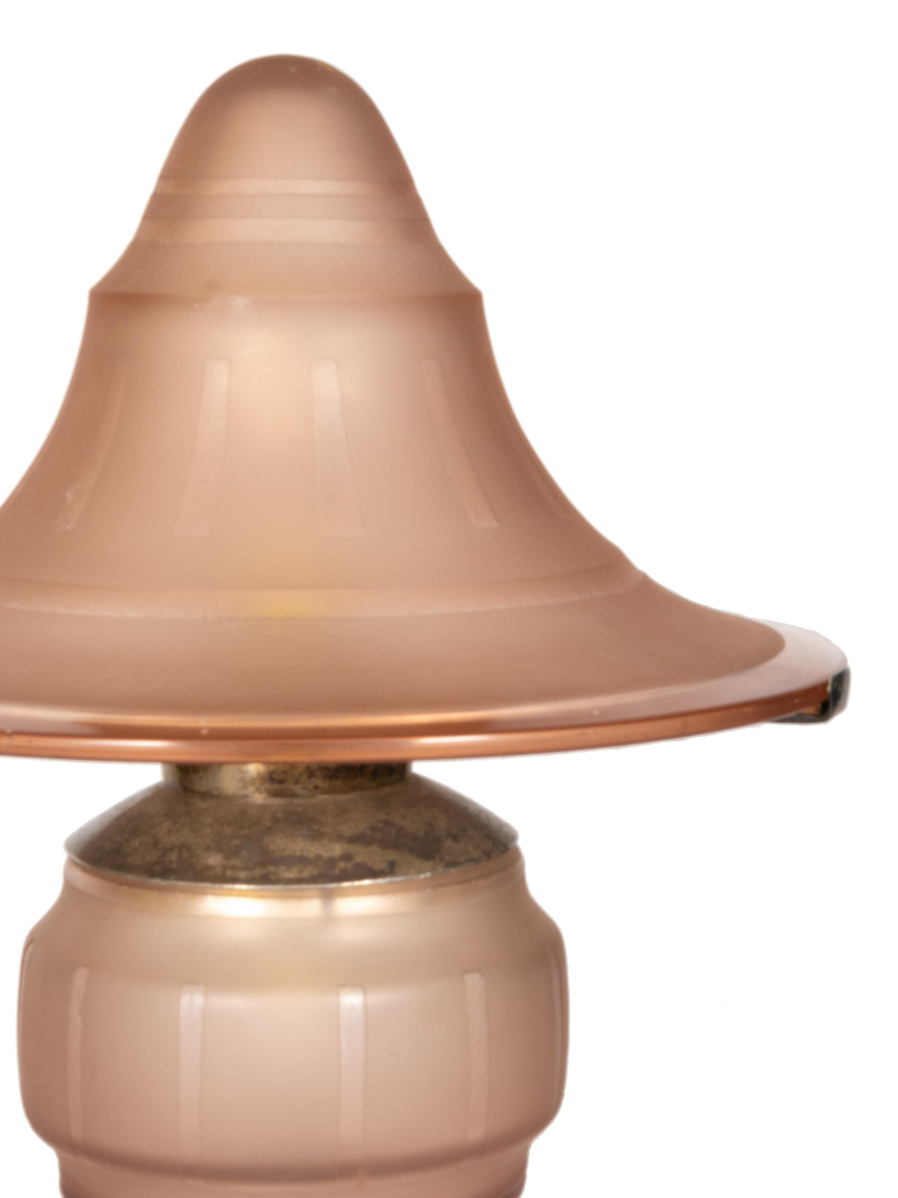 Lámpara de sobremesa Art Déco de cristal rosa con forma de seta, Francia, años 30 Art Decó en venta