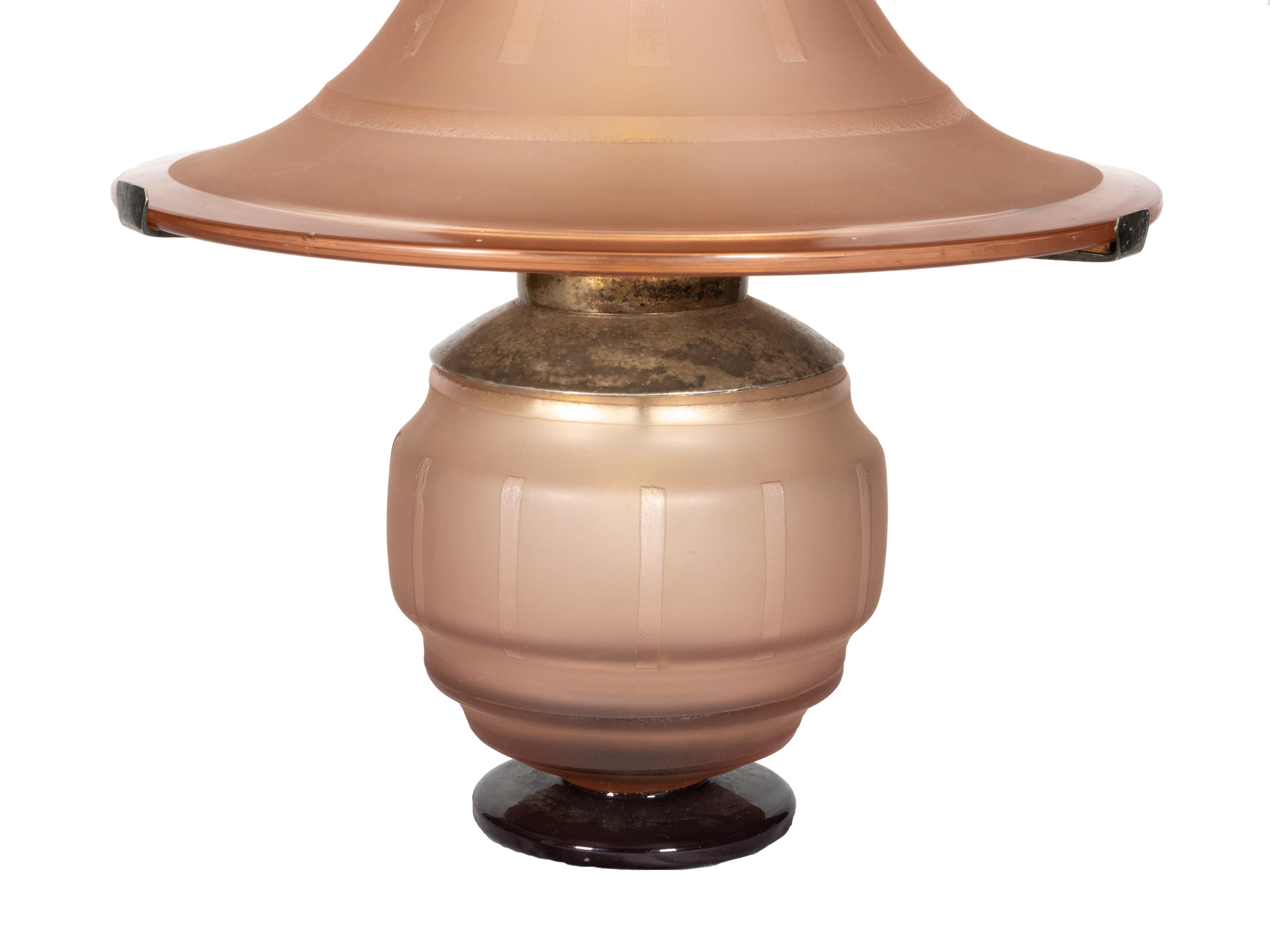 Lámpara de sobremesa Art Déco de cristal rosa con forma de seta, Francia, años 30 Francés en venta