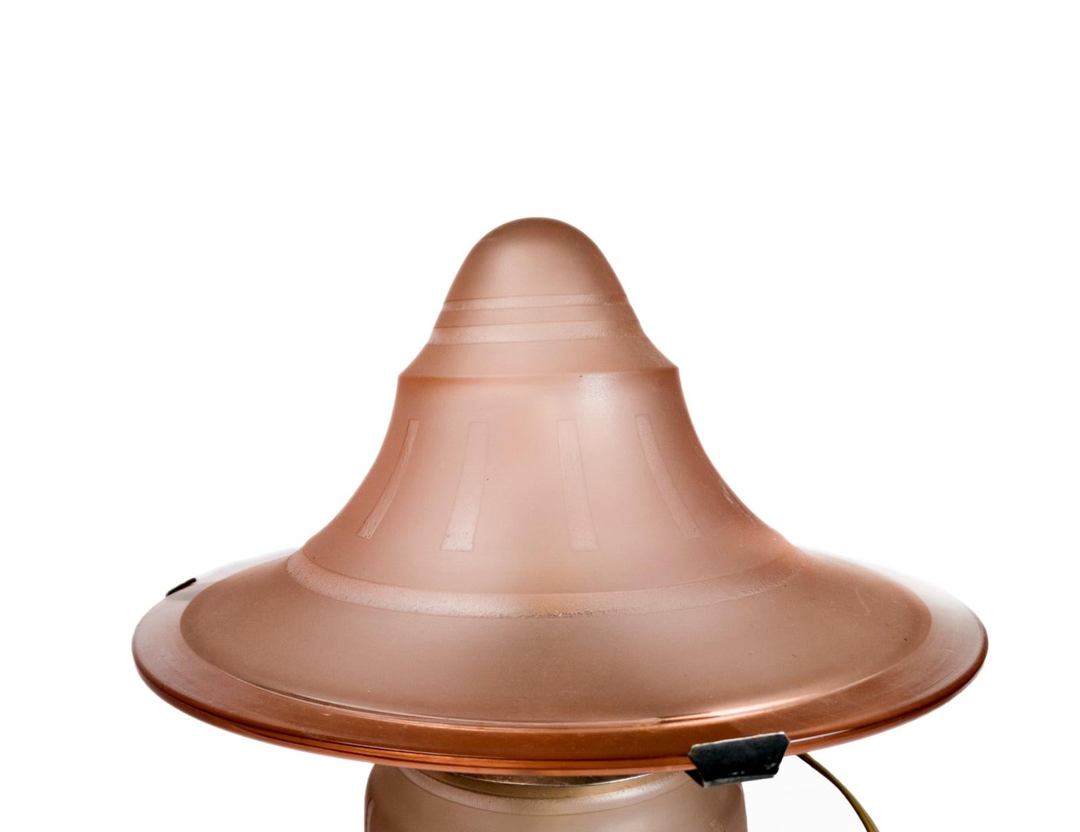 Lámpara de sobremesa Art Déco de cristal rosa con forma de seta, Francia, años 30 Metal en venta
