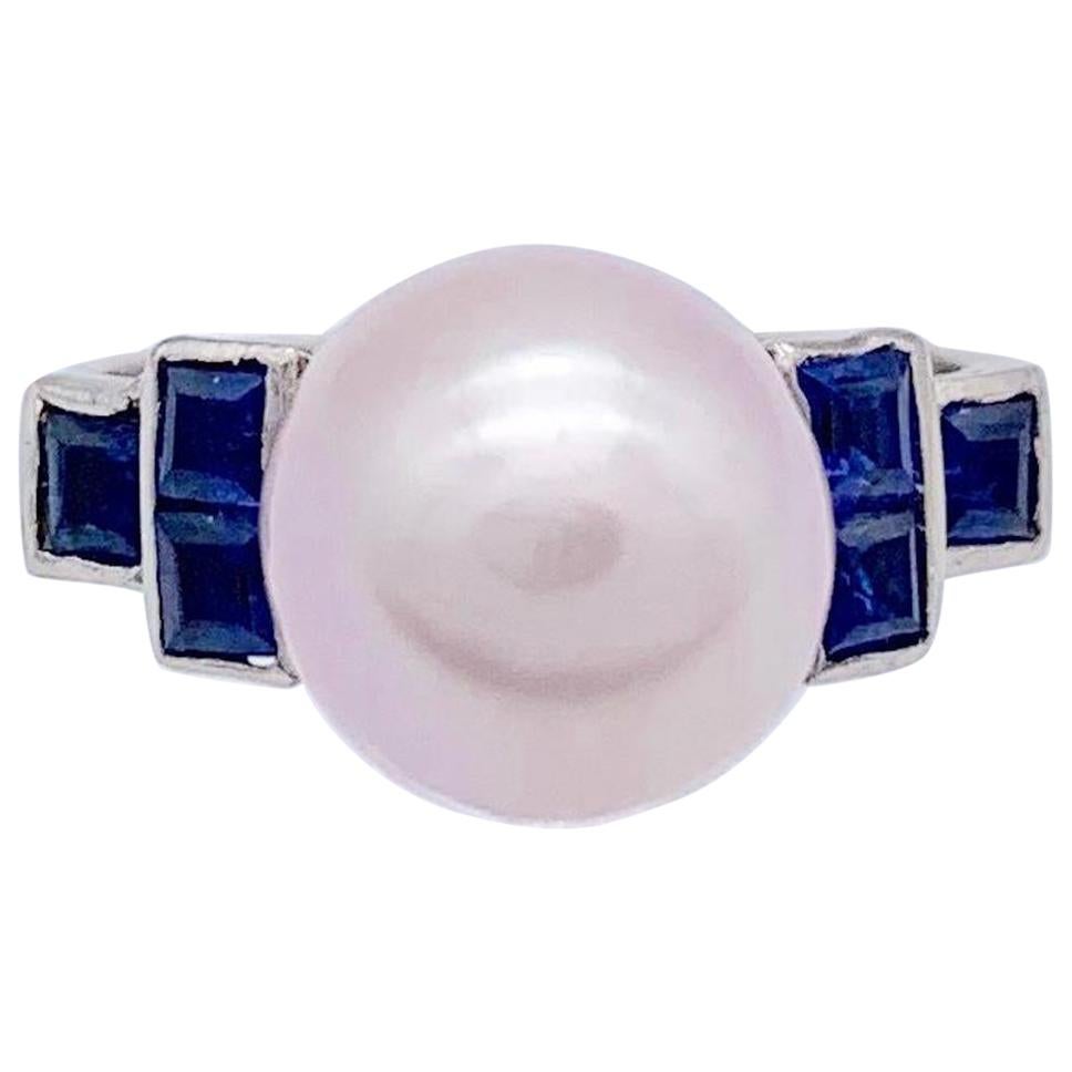 Ring aus Weißgold mit rosa Perle und Saphir im Art déco-Stil im Angebot