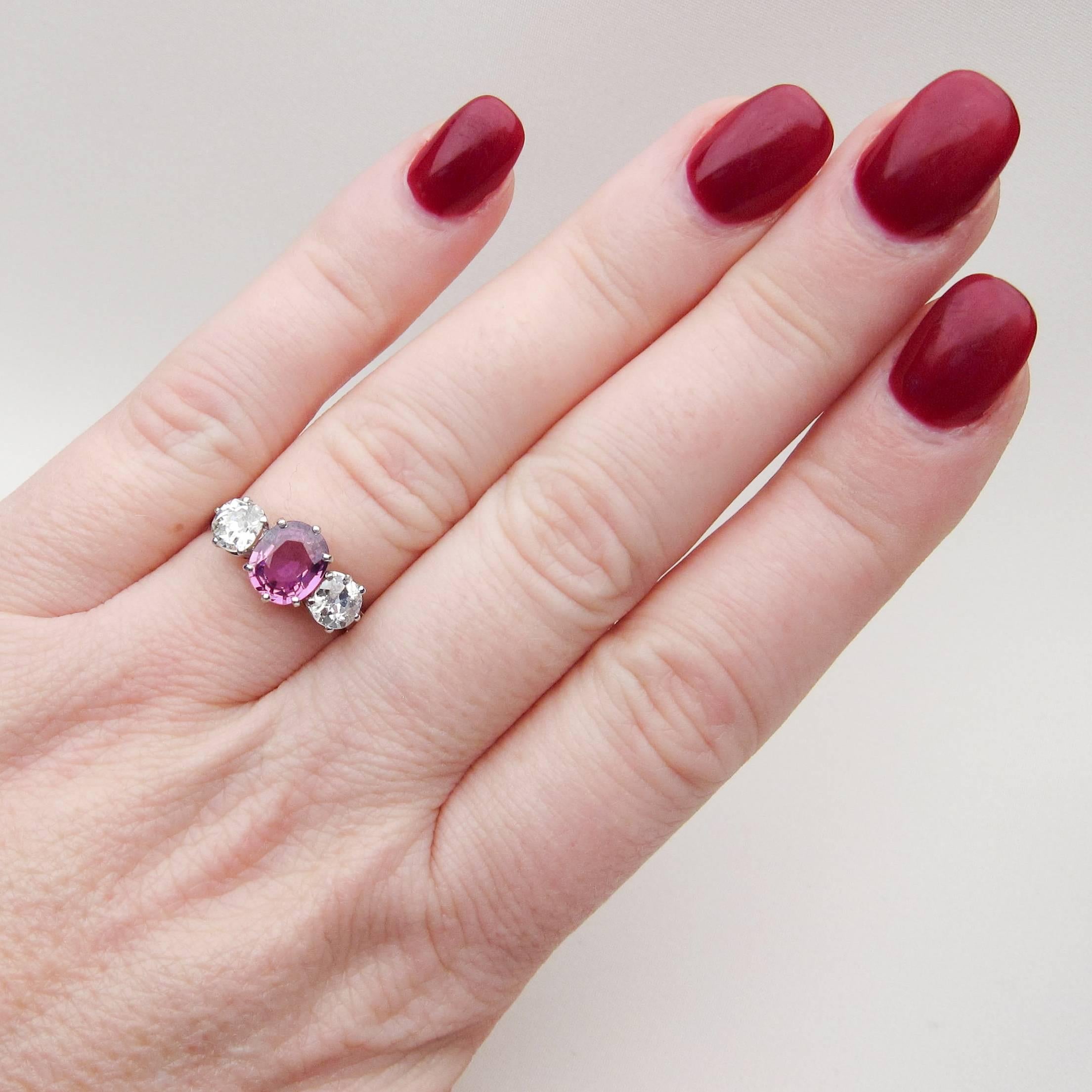 Art Deco Pink Sapphire and Diamond Three-Stone Platinum Linear Ring For Sale 1