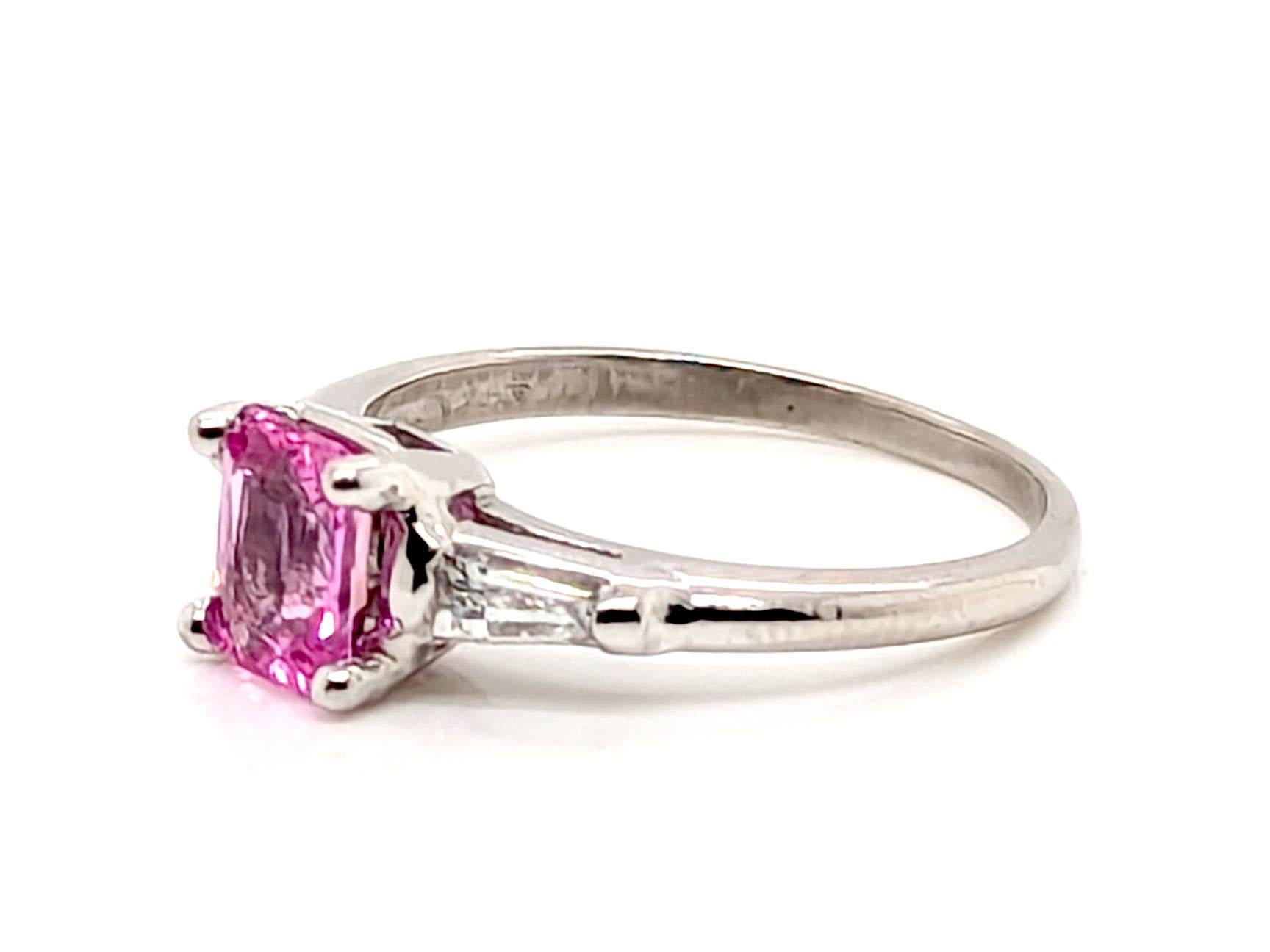 Verlobungsring aus 1,57 Karat Platin mit rosa Saphir und Diamant im Art déco-Stil  1930-1940 im Zustand „Hervorragend“ in Dearborn, MI