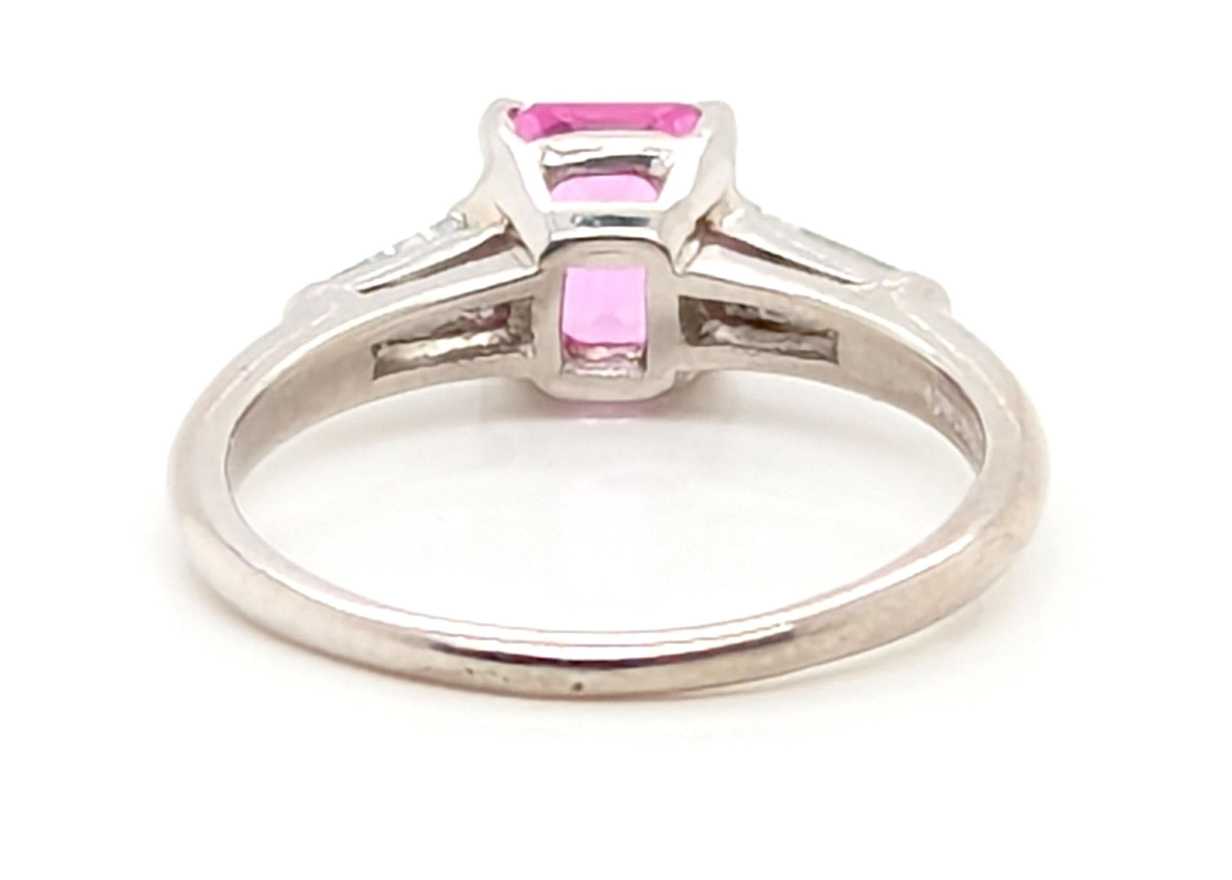 Verlobungsring aus 1,57 Karat Platin mit rosa Saphir und Diamant im Art déco-Stil  1930-1940 1