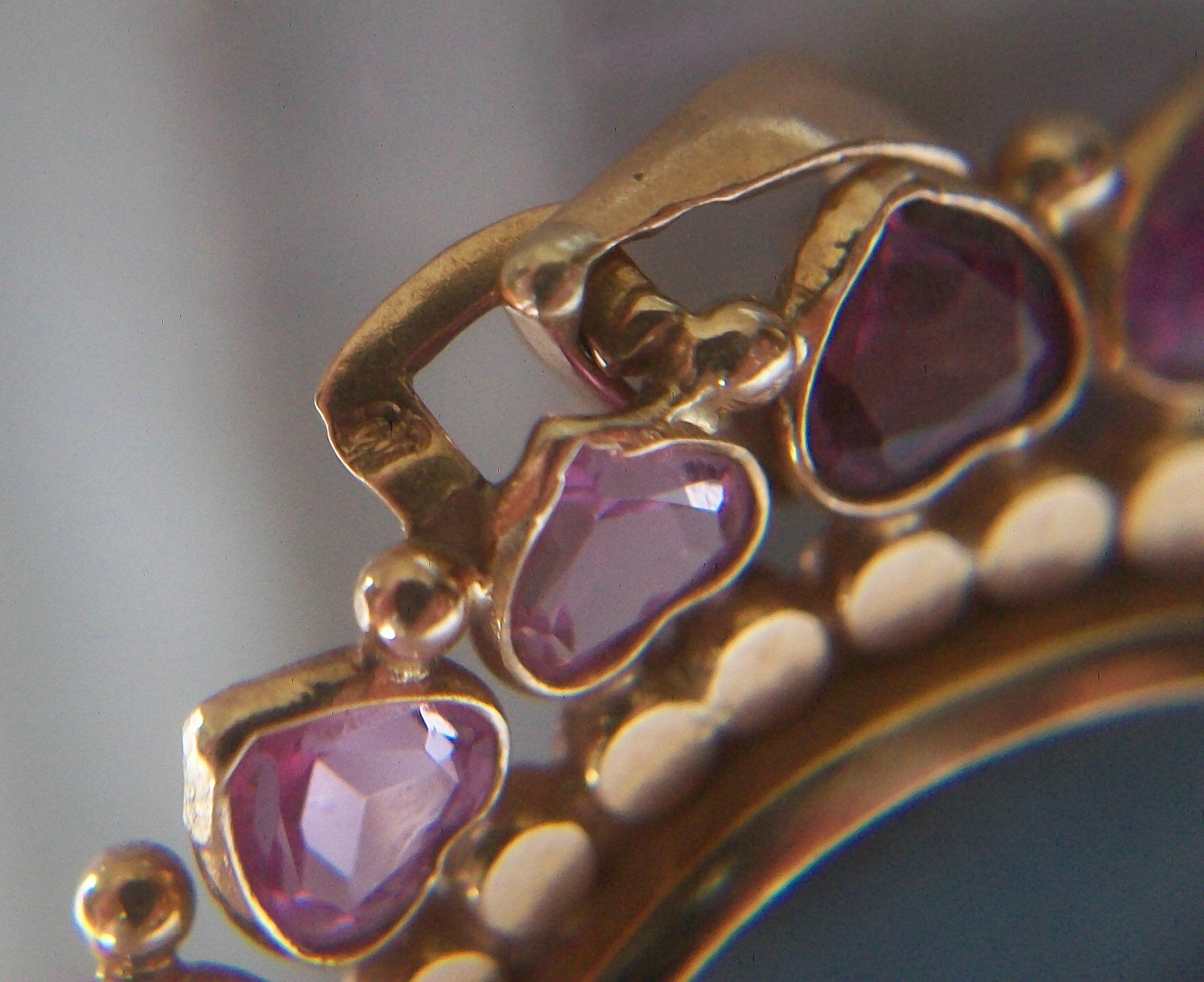 Art-Déco-Anhänger aus 18 Karat Gold mit rosa Saphir, Onyx, Perle und 18 Karat Gold – Frankreich – 20. Jahrhundert im Angebot 1