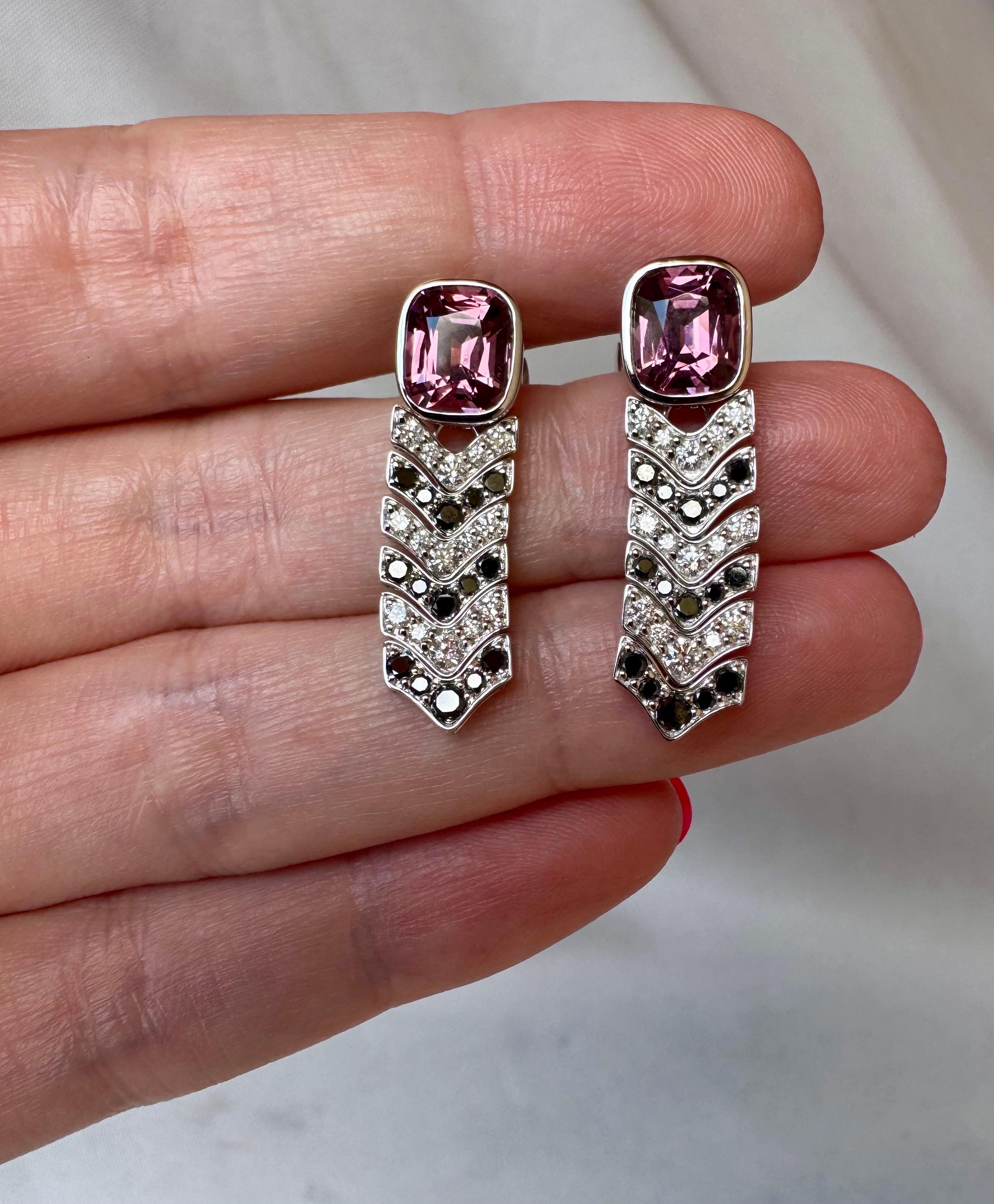 Orecchini pendenti in oro bianco 18 carati con diamanti e spinello rosa Art Deco In condizioni Nuovo in vendita a Los Angeles, US
