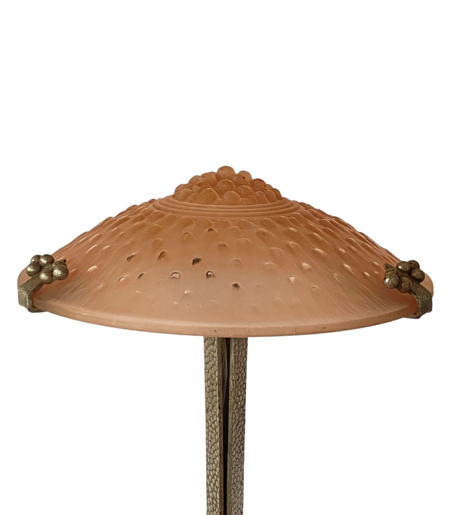Art Deco Pink Table Lamp Attrib. to Edgar Brandt, Muller Freres Luneville, 1930 For Sale 11