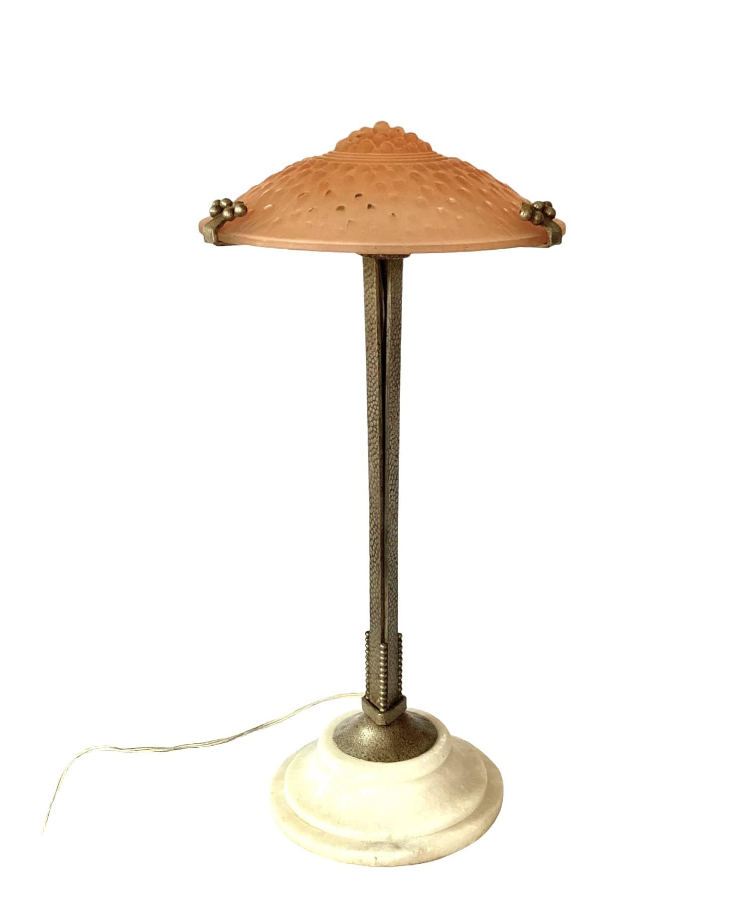 French Art Deco Pink Table Lamp Attrib. to Edgar Brandt, Muller Freres Luneville, 1930 For Sale